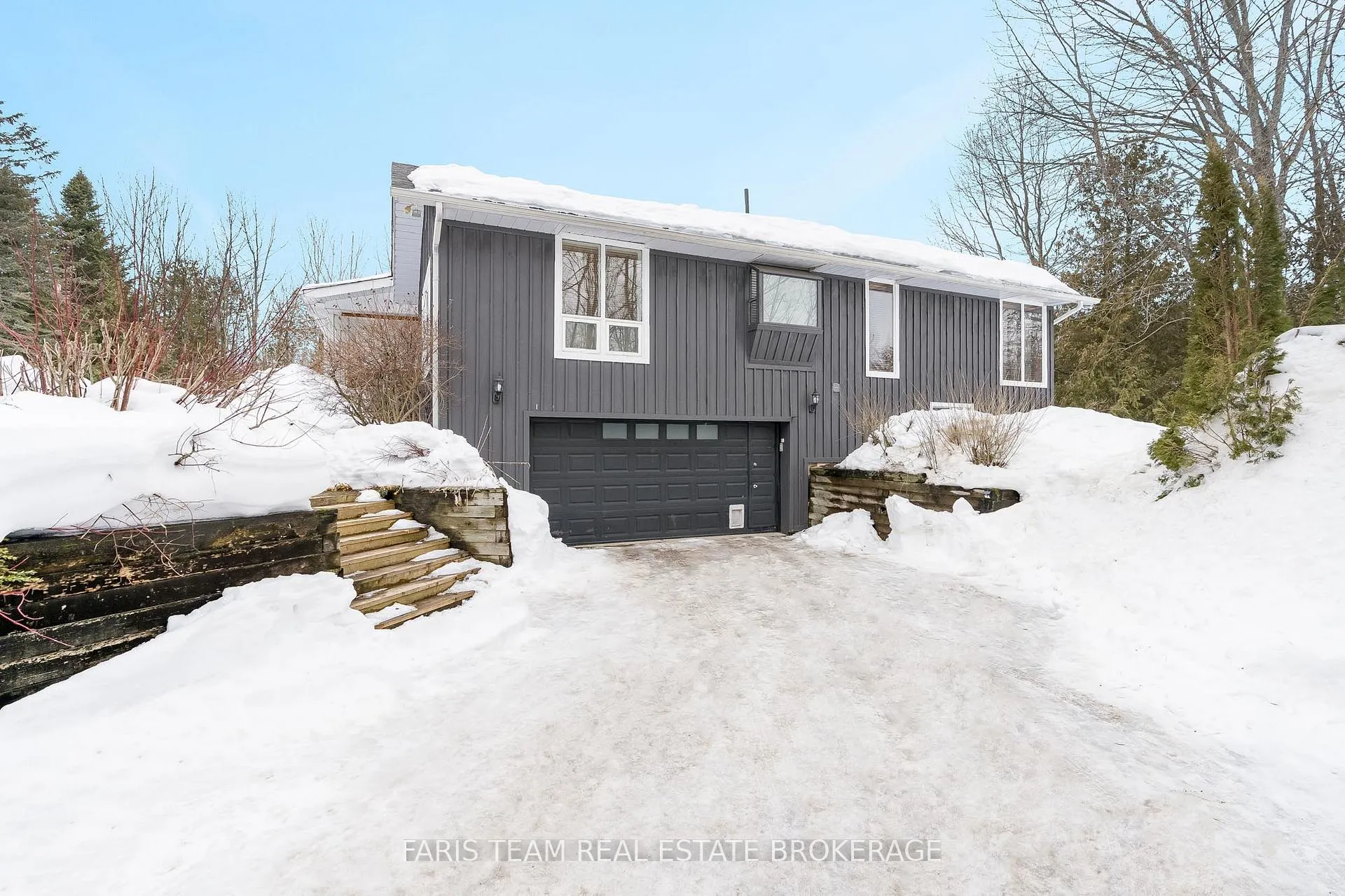 Photo 3 of 2332 Foxmead Road, Oro-Medonte, Rural Oro-Medonte — HOMEH