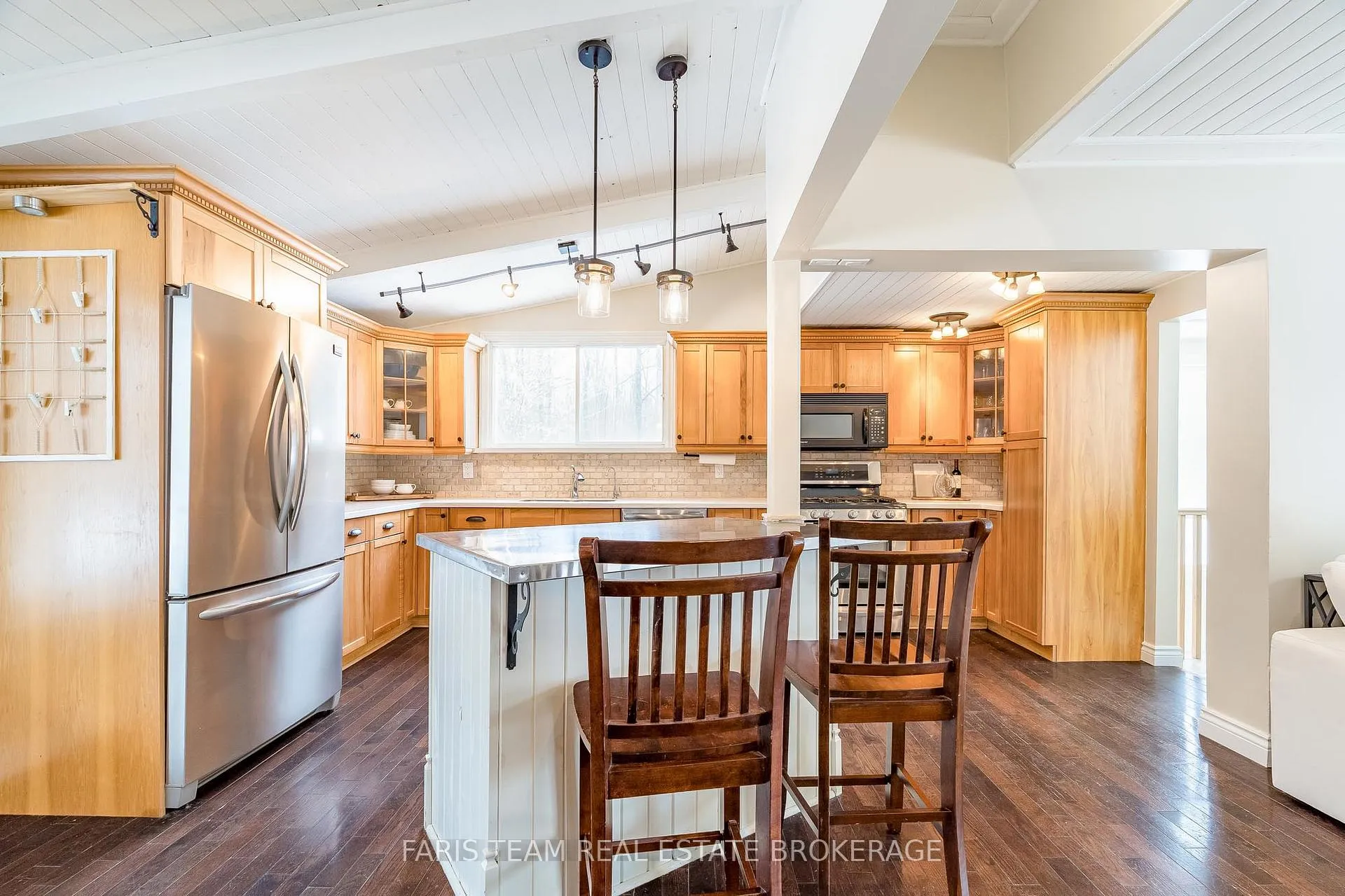 Photo 9 of 2332 Foxmead Road, Oro-Medonte, Rural Oro-Medonte — HOMEH