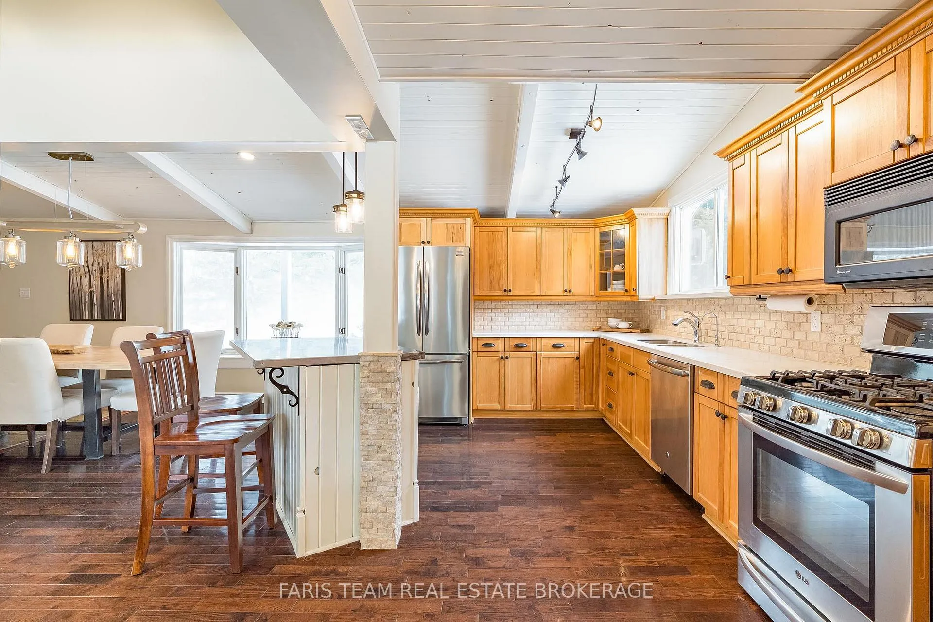 Photo 11 of 2332 Foxmead Road, Oro-Medonte, Rural Oro-Medonte — HOMEH