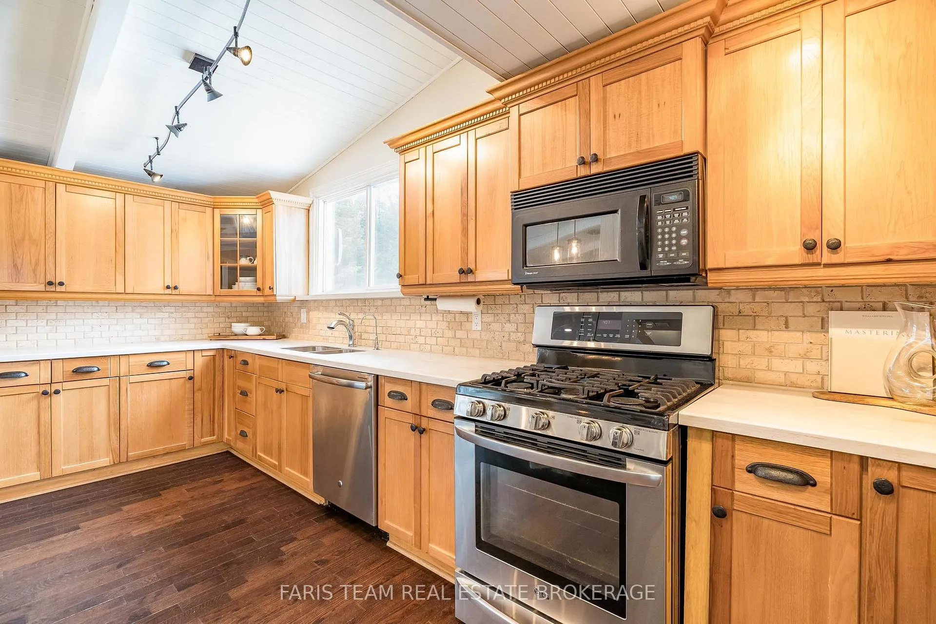 Photo 12 of 2332 Foxmead Road, Oro-Medonte, Rural Oro-Medonte — HOMEH
