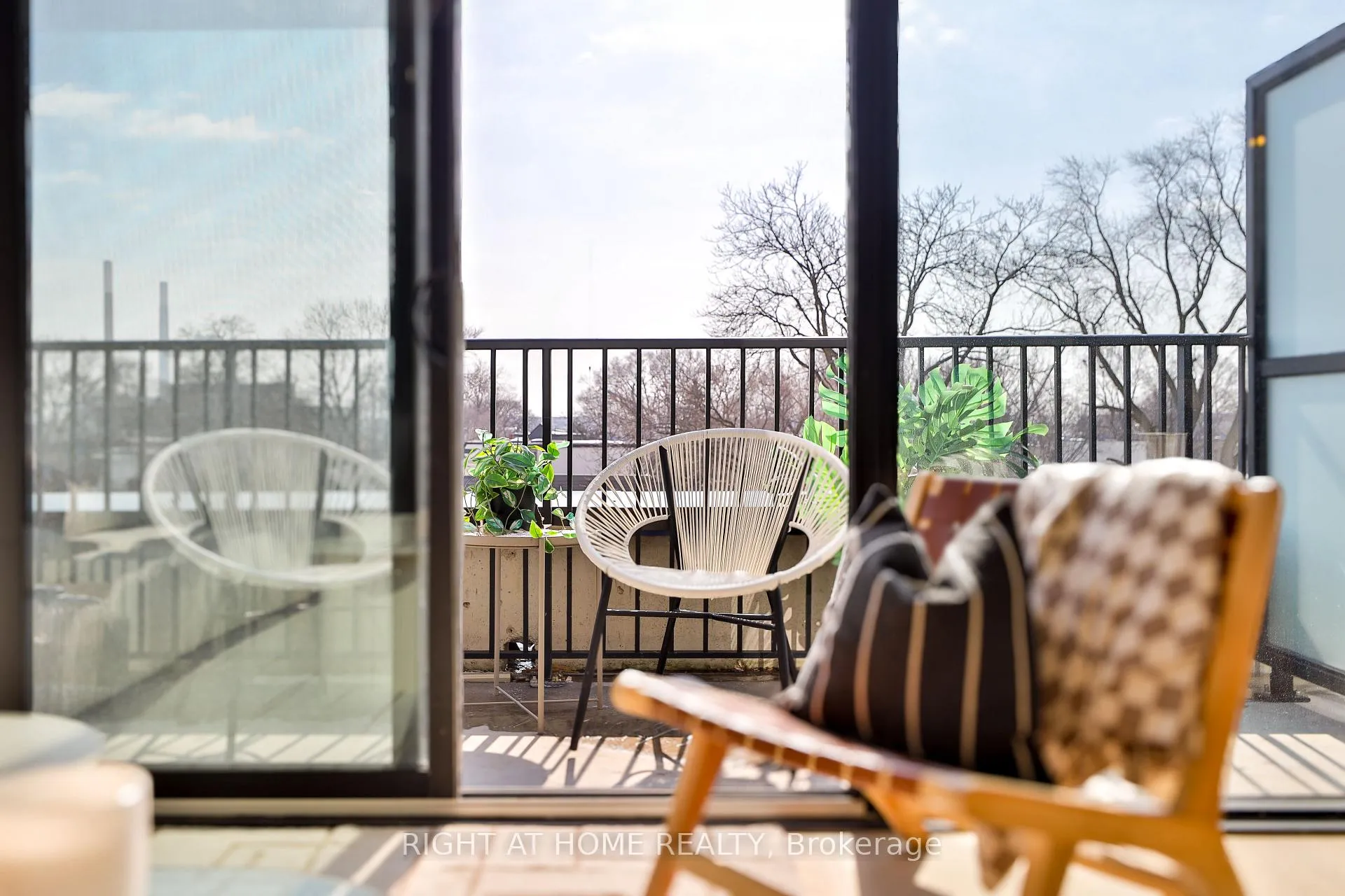 Photo 7 of Unit 405, 761 Queen Street E, Toronto, South Riverdale — HOMEH