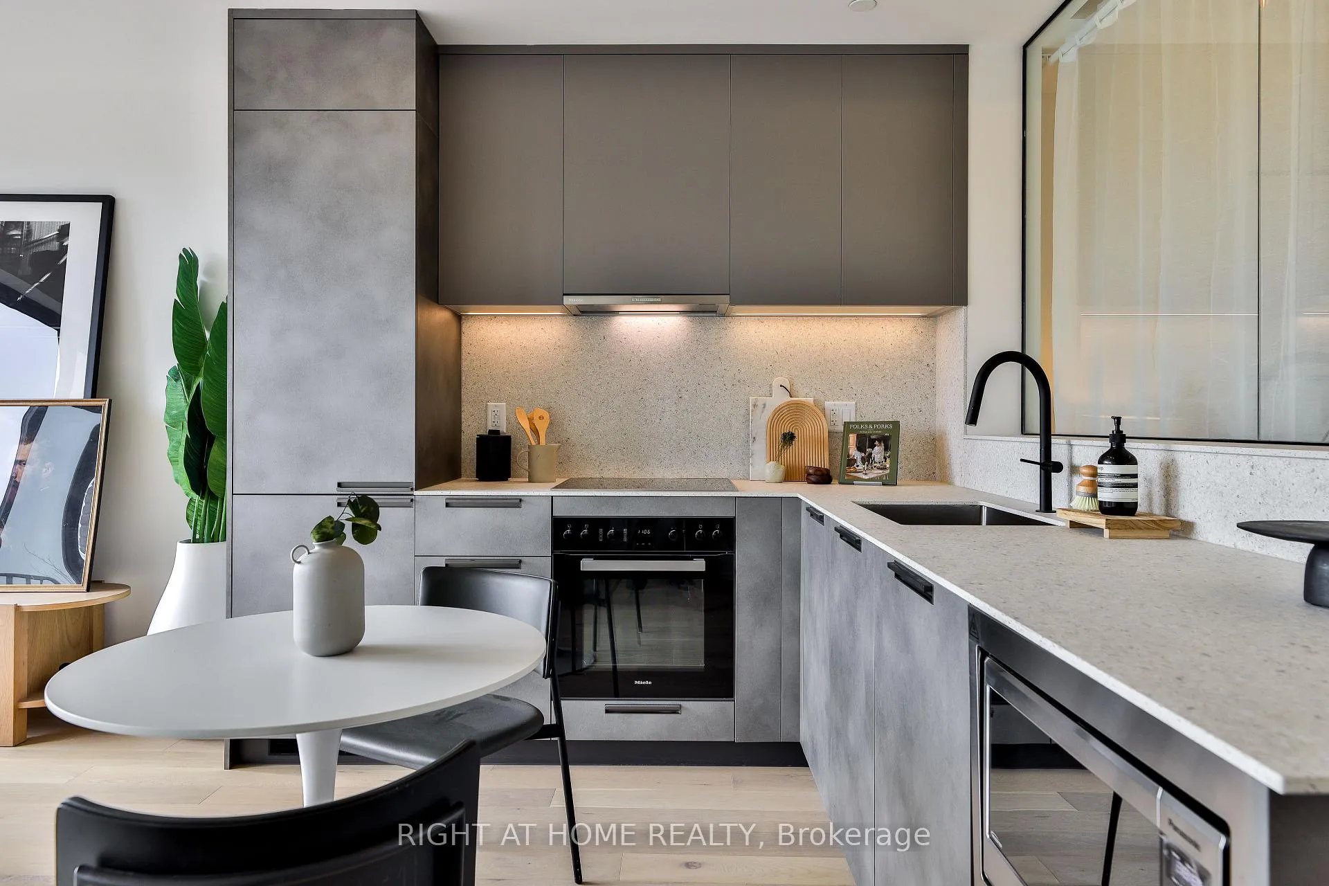 Photo 10 of Unit 405, 761 Queen Street E, Toronto, South Riverdale — HOMEH