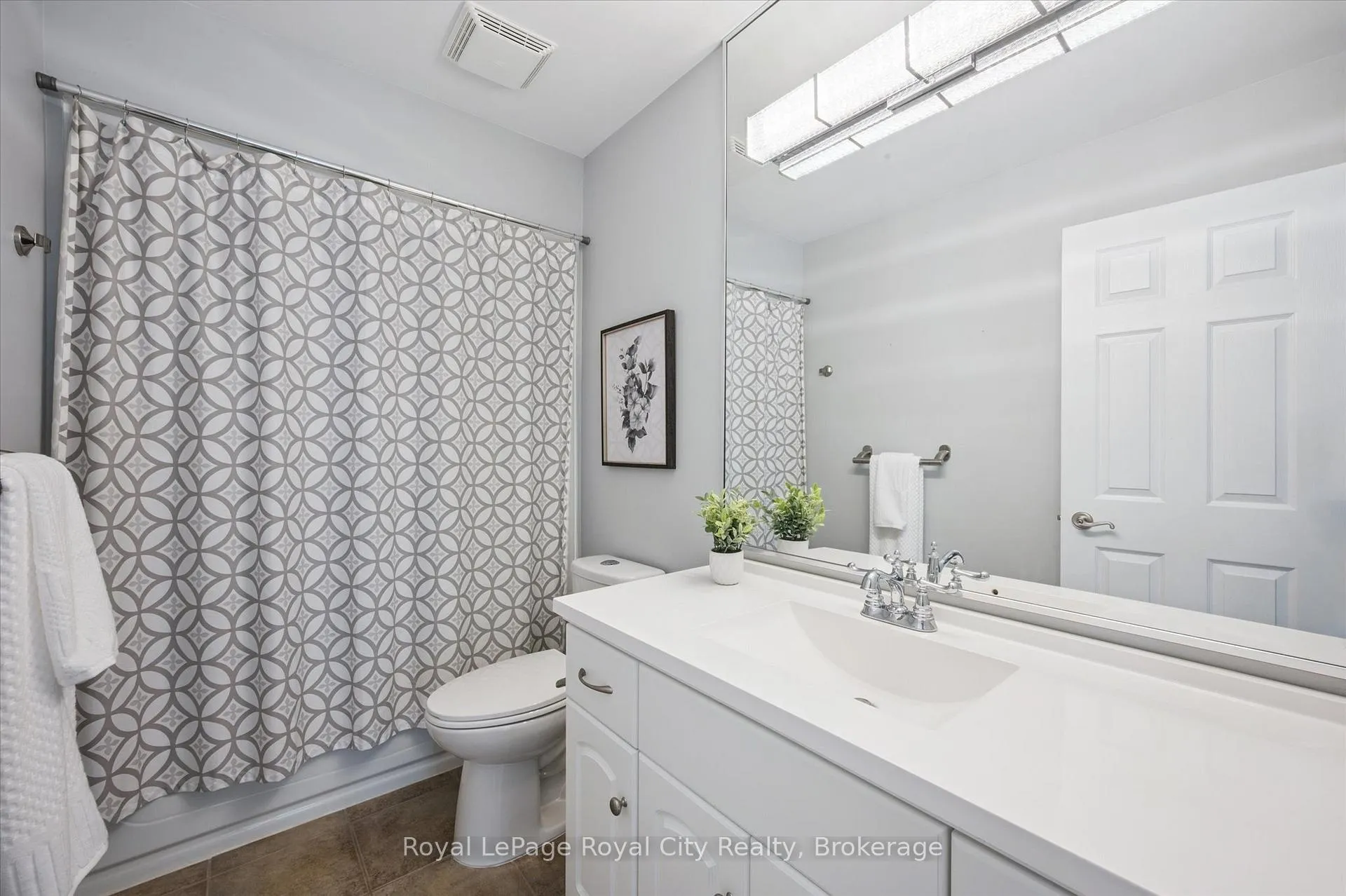 Photo 31 of 279 Farley Drive, Guelph, Pineridge/Westminster Woods — HOMEH
