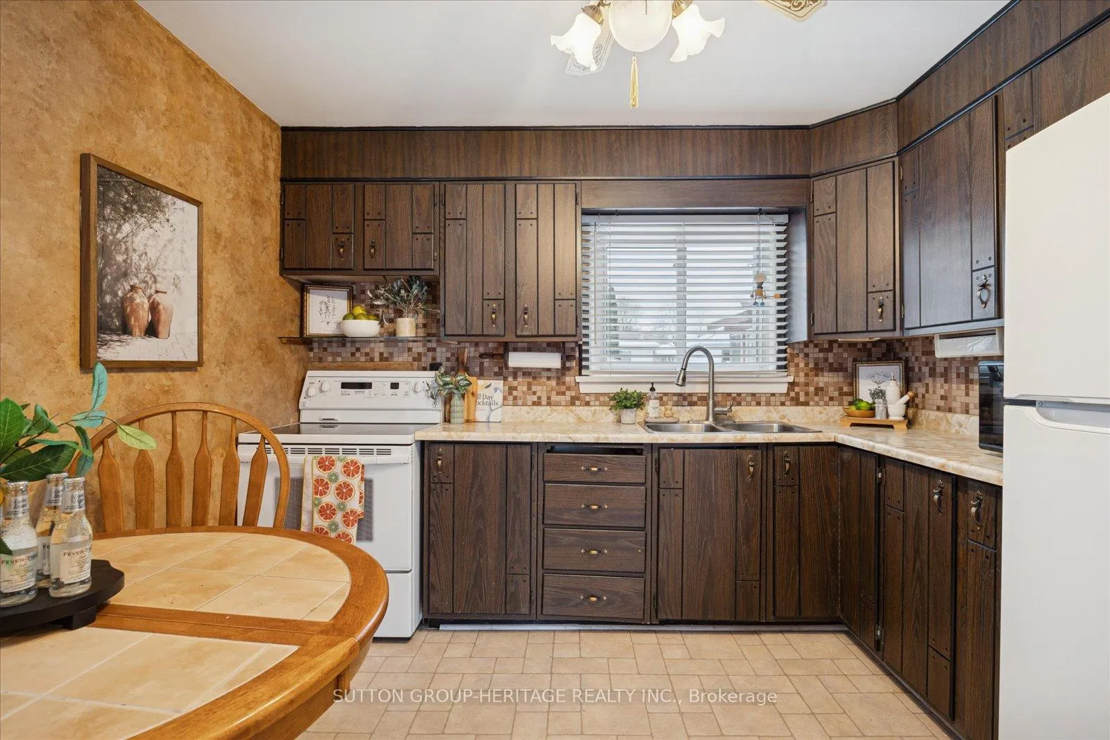 Photo 9 of 2592 Trulls Road, Clarington, Courtice — HOMEH