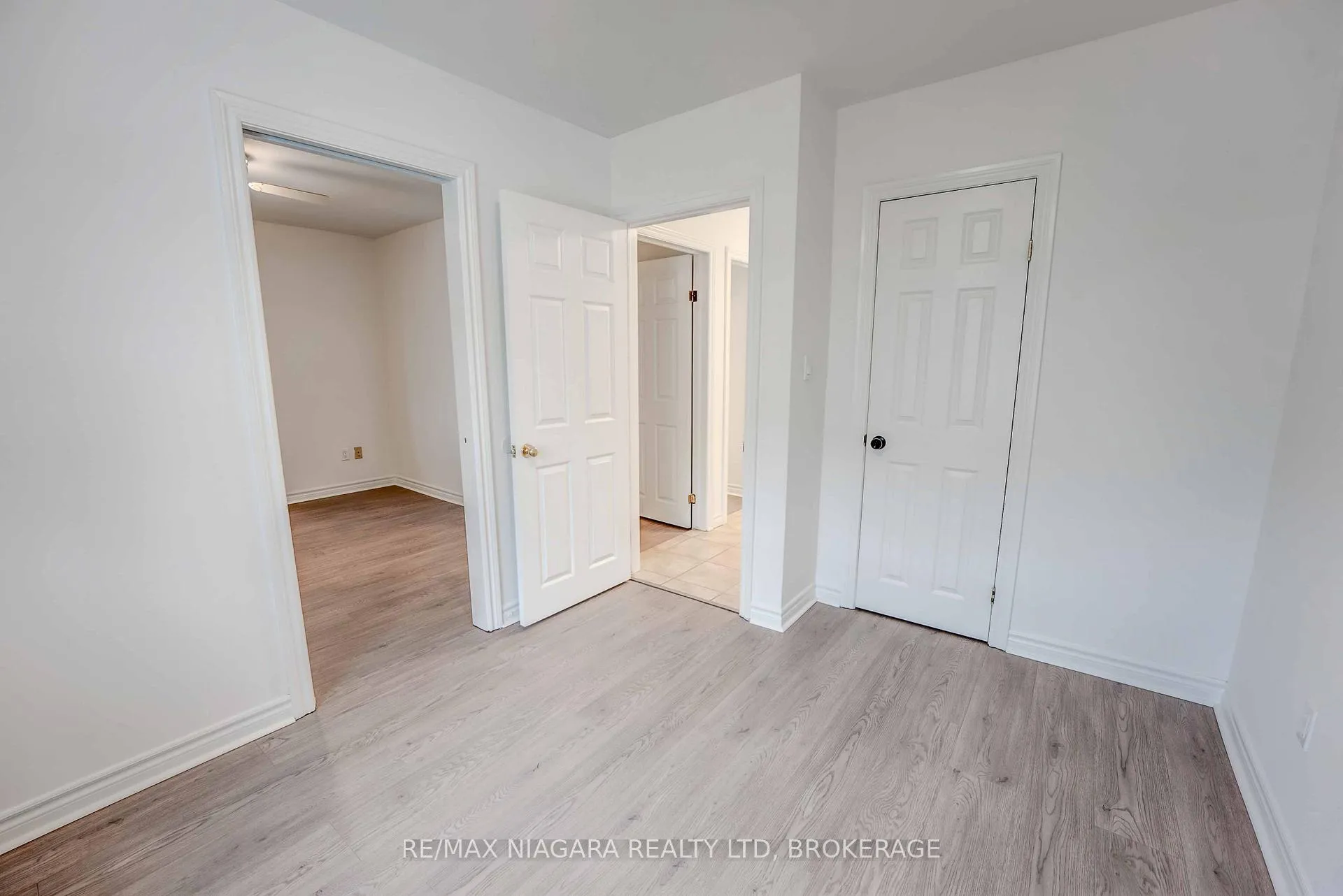 Photo 17 of 5 St Peter Street, St. Catharines, Burleigh Hill — HOMEH