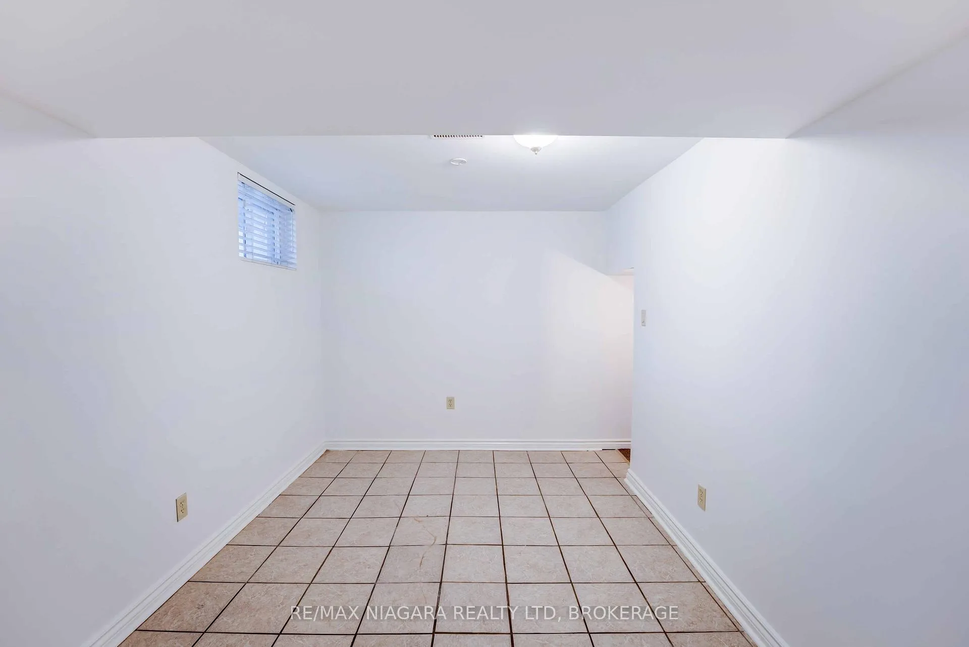 Photo 21 of 5 St Peter Street, St. Catharines, Burleigh Hill — HOMEH