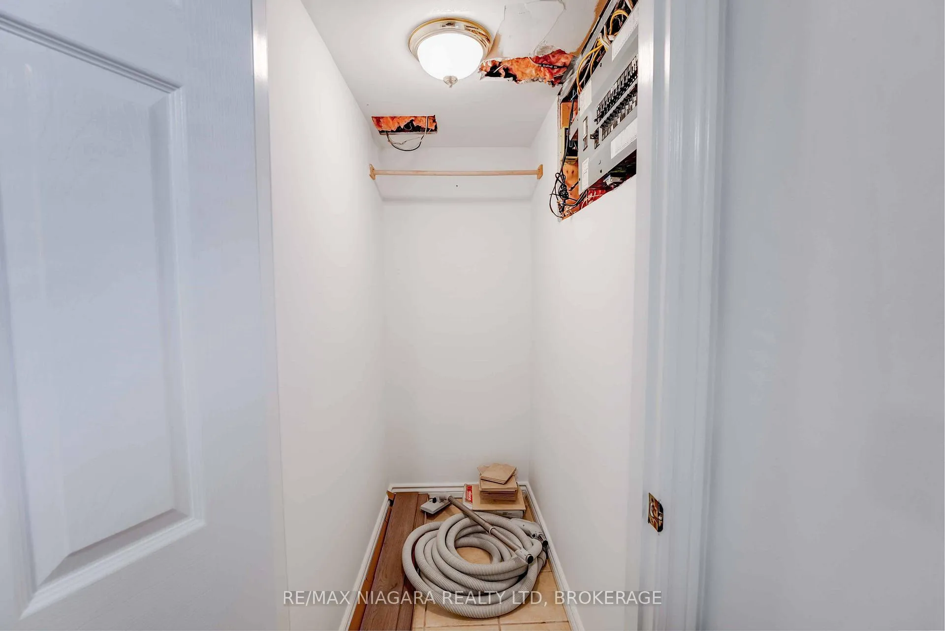 Photo 32 of 5 St Peter Street, St. Catharines, Burleigh Hill — HOMEH