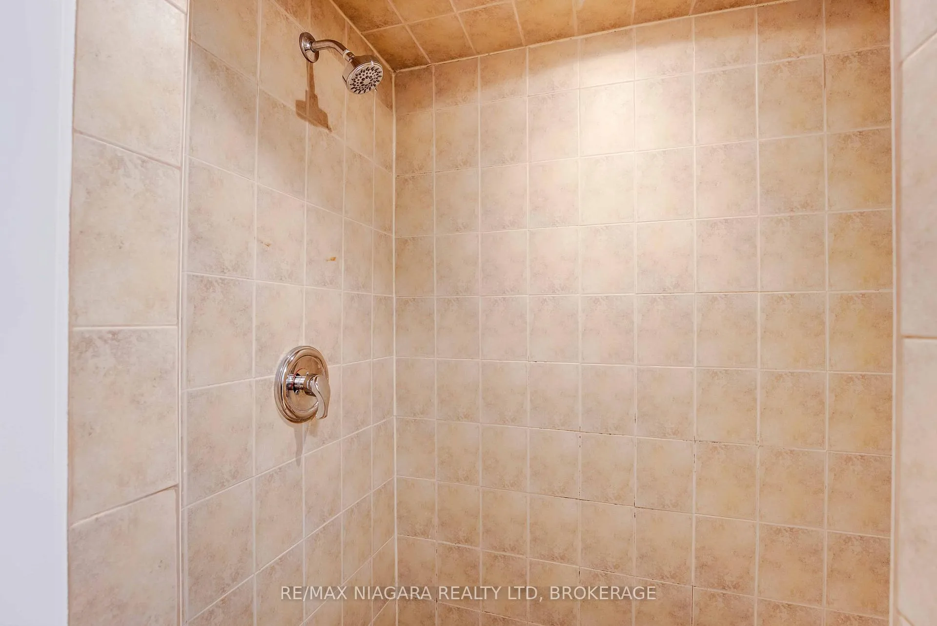 Photo 35 of 5 St Peter Street, St. Catharines, Burleigh Hill — HOMEH