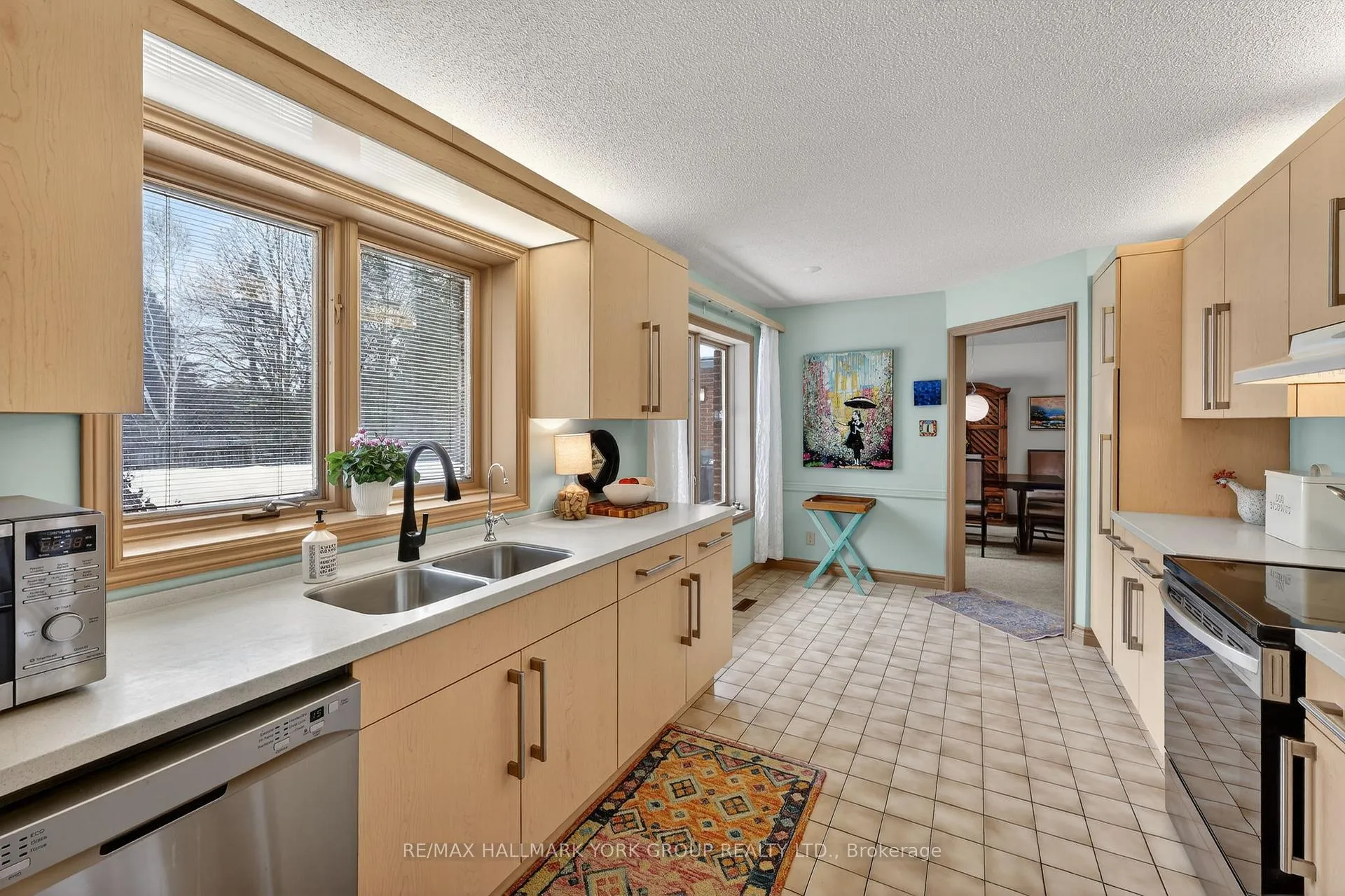 Photo 15 of 103 Curtis Crescent, King, King City — HOMEH