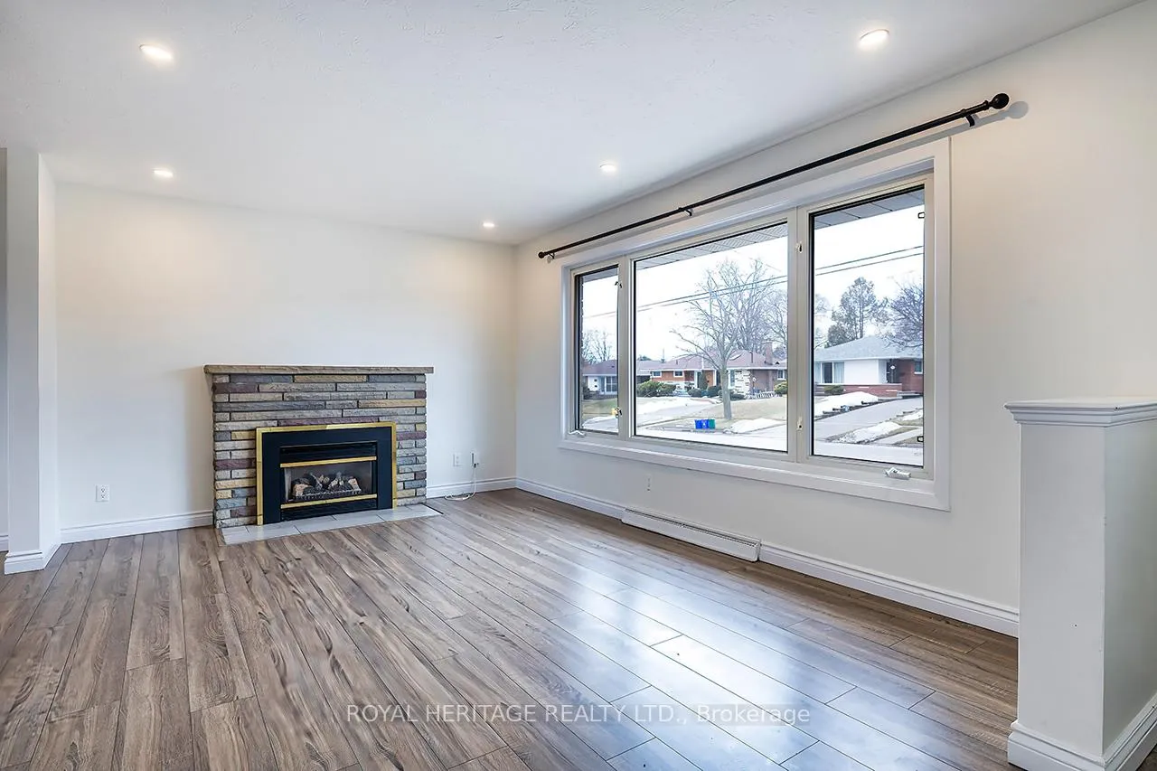 Photo 2 of 569 Gibbons Street, Oshawa, McLaughlin — HOMEH