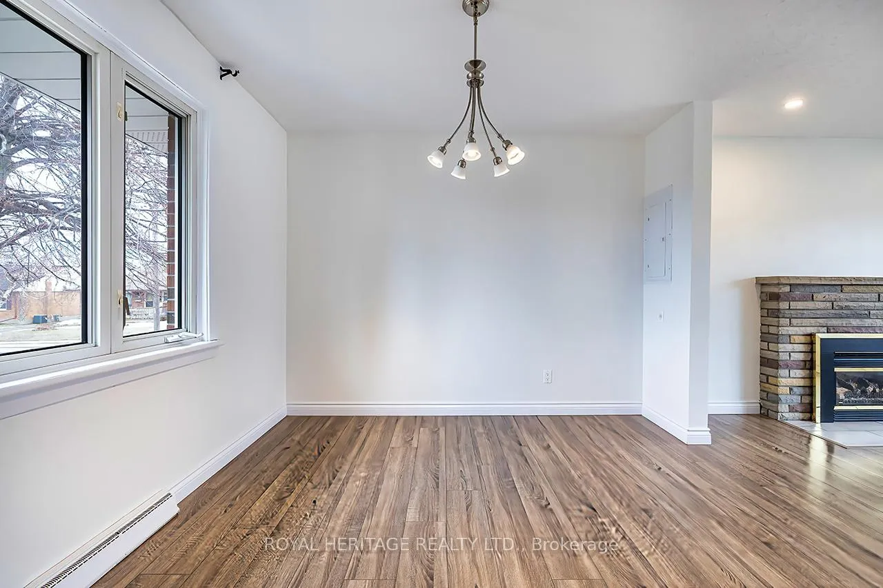 Photo 6 of 569 Gibbons Street, Oshawa, McLaughlin — HOMEH
