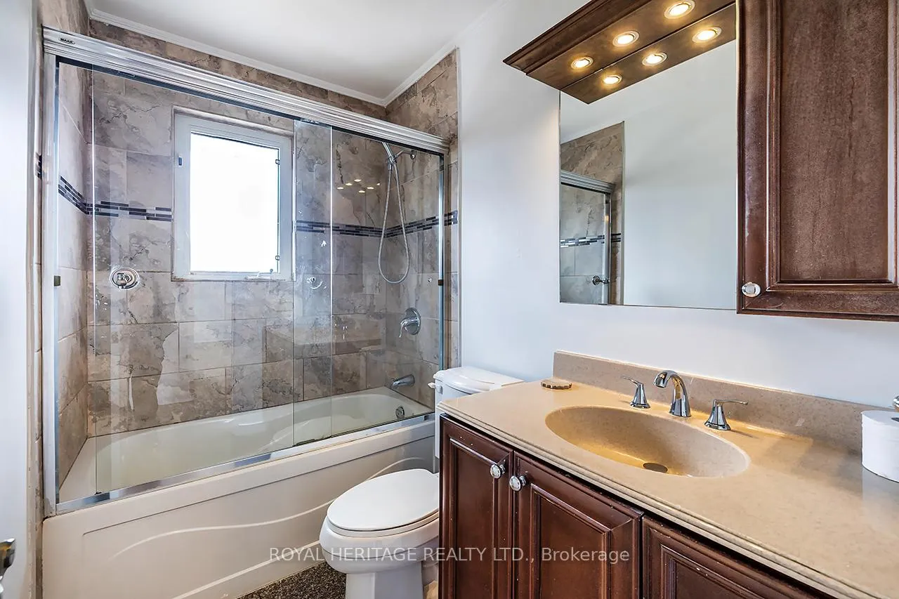 Photo 13 of 569 Gibbons Street, Oshawa, McLaughlin — HOMEH