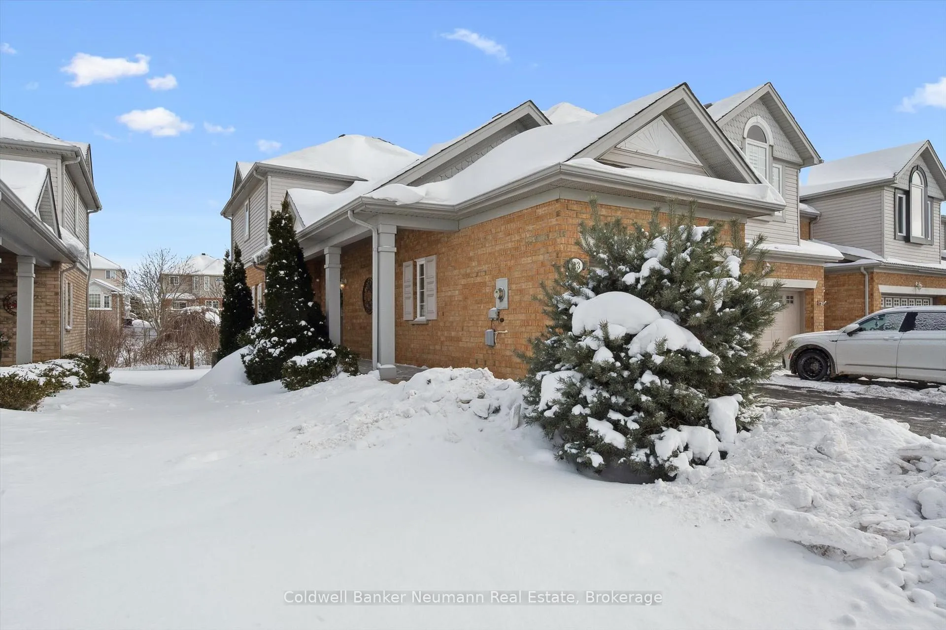 Photo 2 of 23 Spencer Crescent, Guelph, Pineridge/Westminster Woods — HOMEH