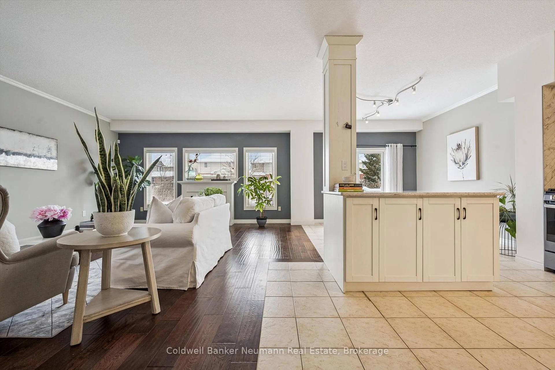 Photo 5 of 23 Spencer Crescent, Guelph, Pineridge/Westminster Woods — HOMEH