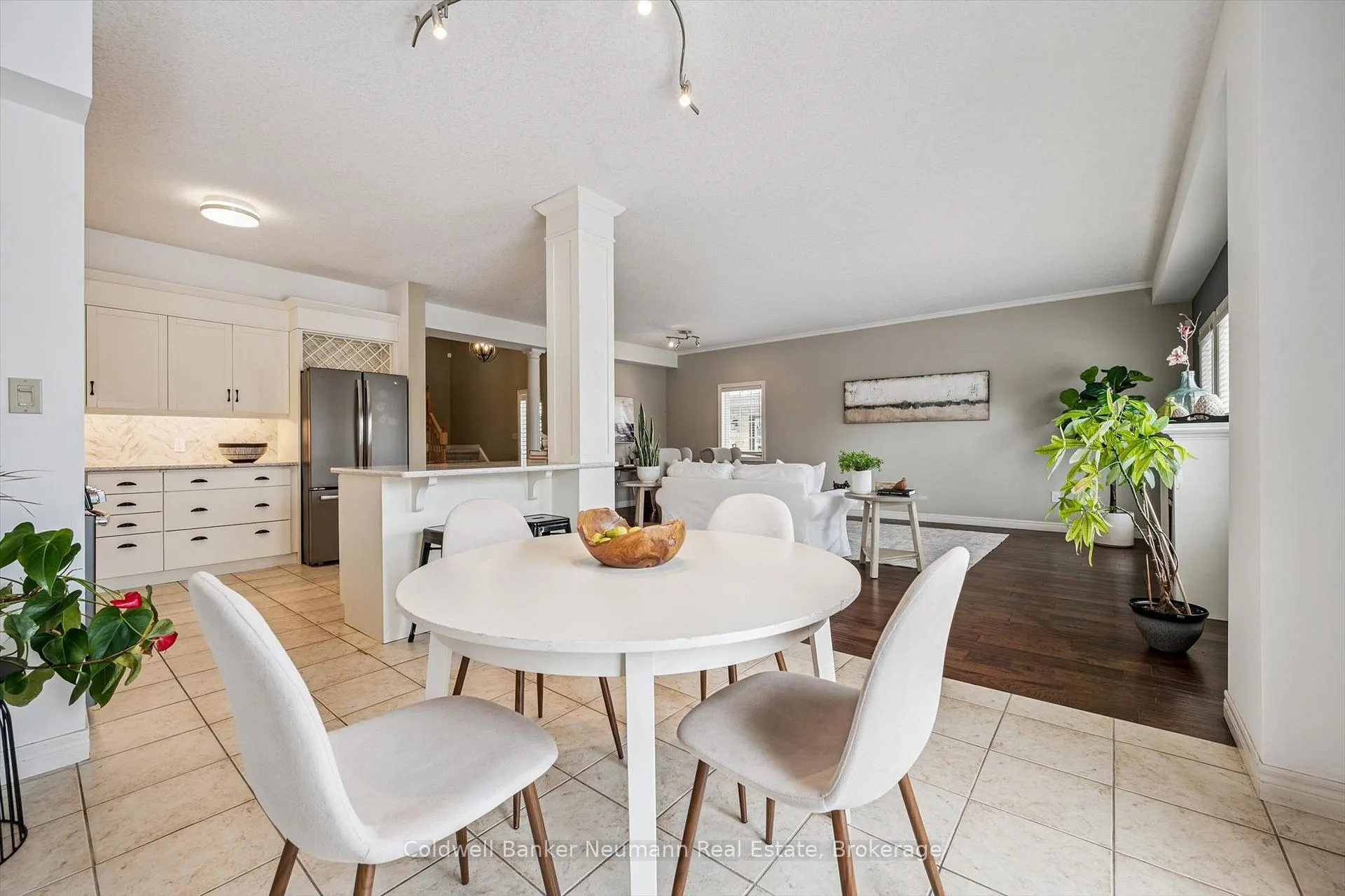 Photo 9 of 23 Spencer Crescent, Guelph, Pineridge/Westminster Woods — HOMEH