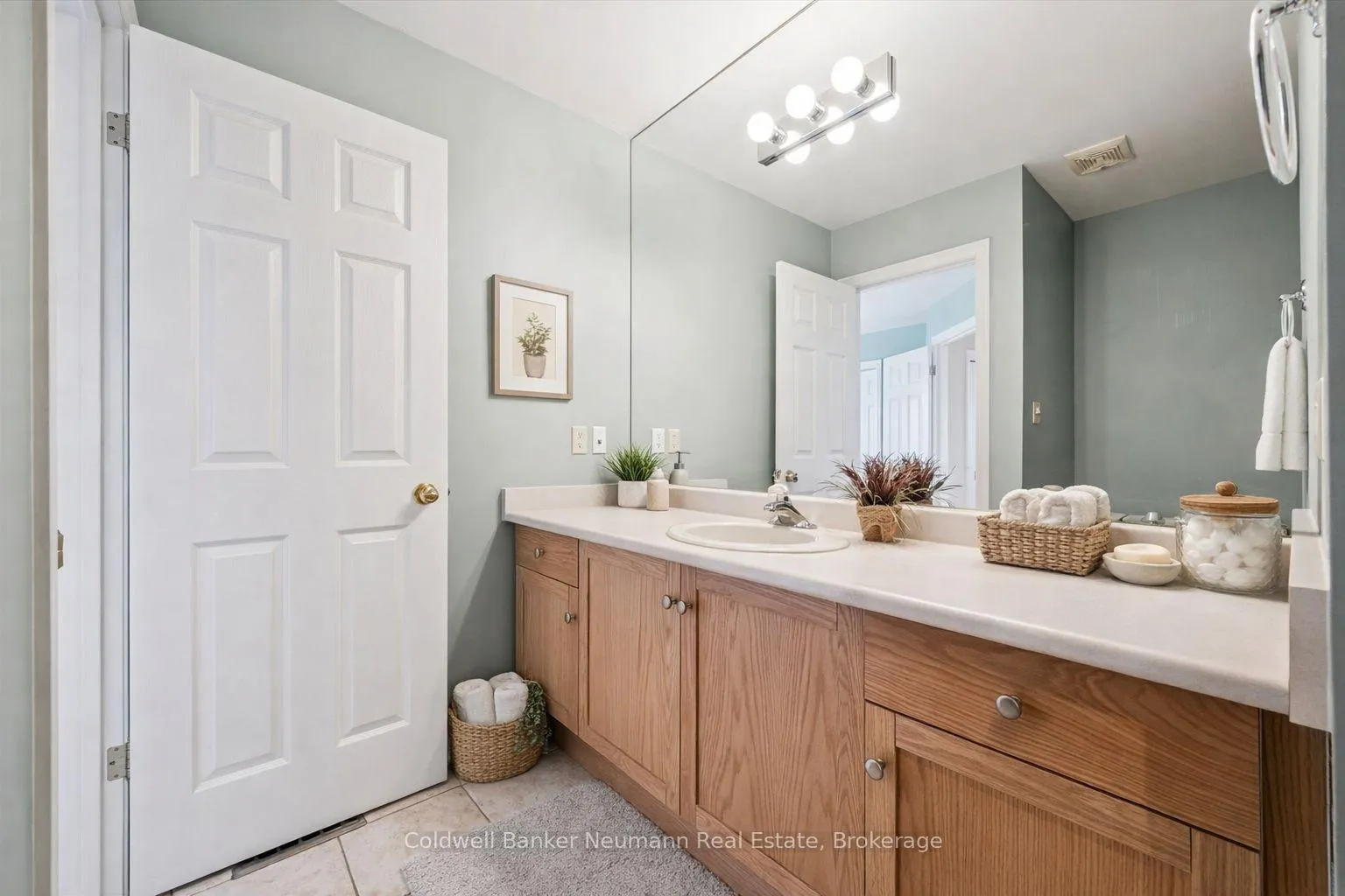 Photo 20 of 23 Spencer Crescent, Guelph, Pineridge/Westminster Woods — HOMEH