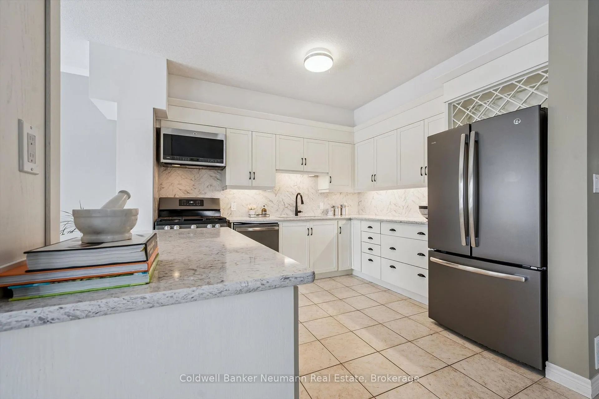 Photo 38 of 23 Spencer Crescent, Guelph, Pineridge/Westminster Woods — HOMEH