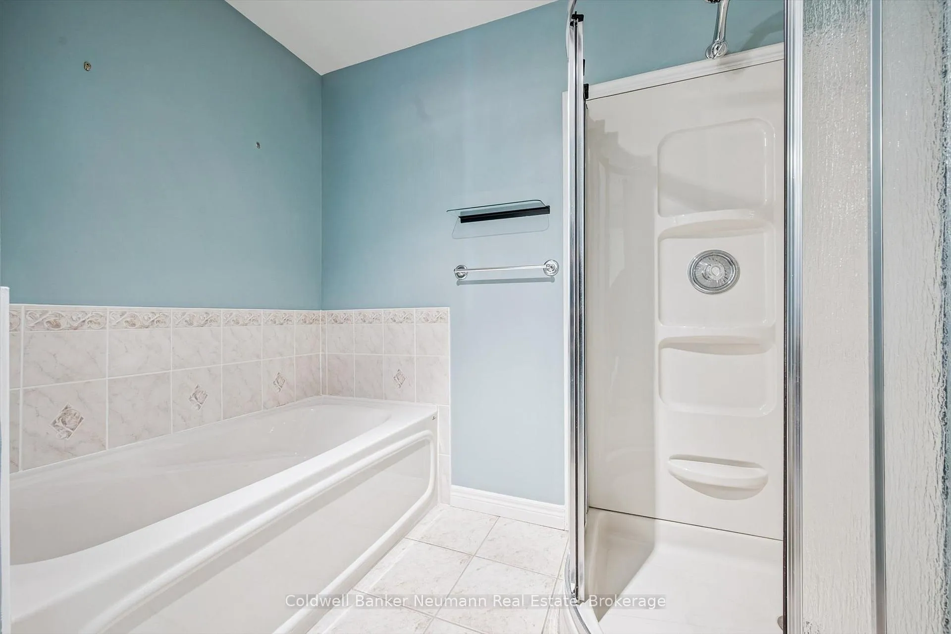 Photo 41 of 23 Spencer Crescent, Guelph, Pineridge/Westminster Woods — HOMEH
