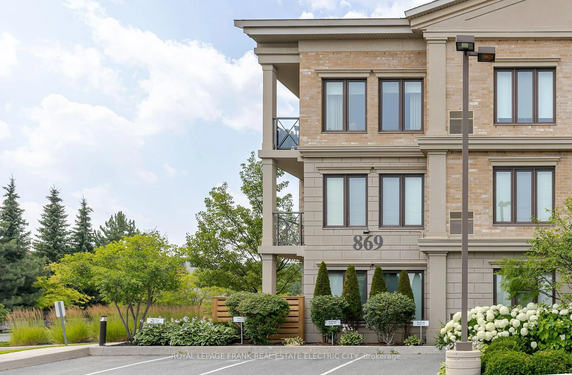 Photo 1 of Unit 105, 869 Clonsilla Avenue, Peterborough, Otonabee Ward 1 — HOMEH