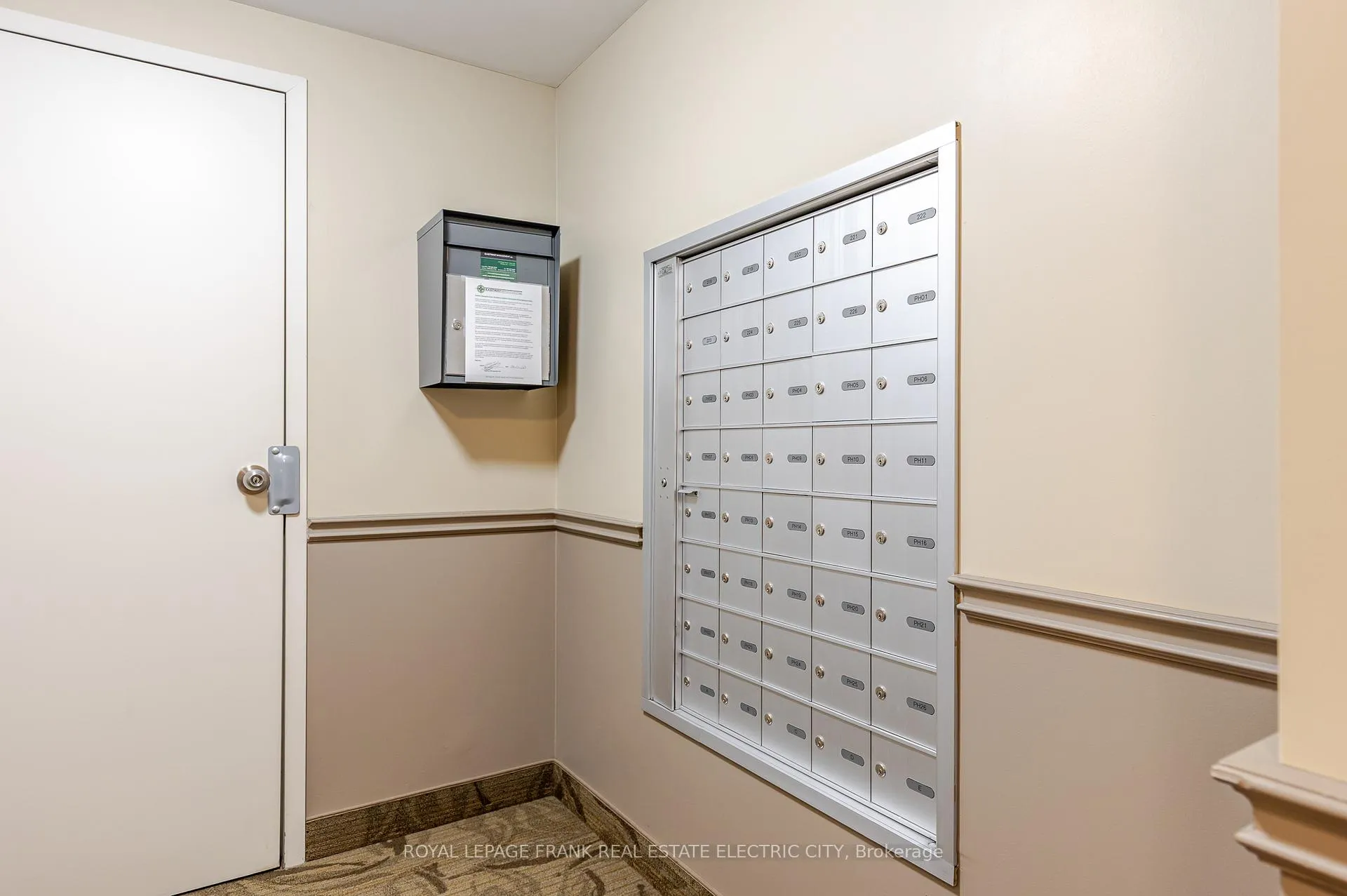 Photo 8 of Unit 105, 869 Clonsilla Avenue, Peterborough, Otonabee Ward 1 — HOMEH