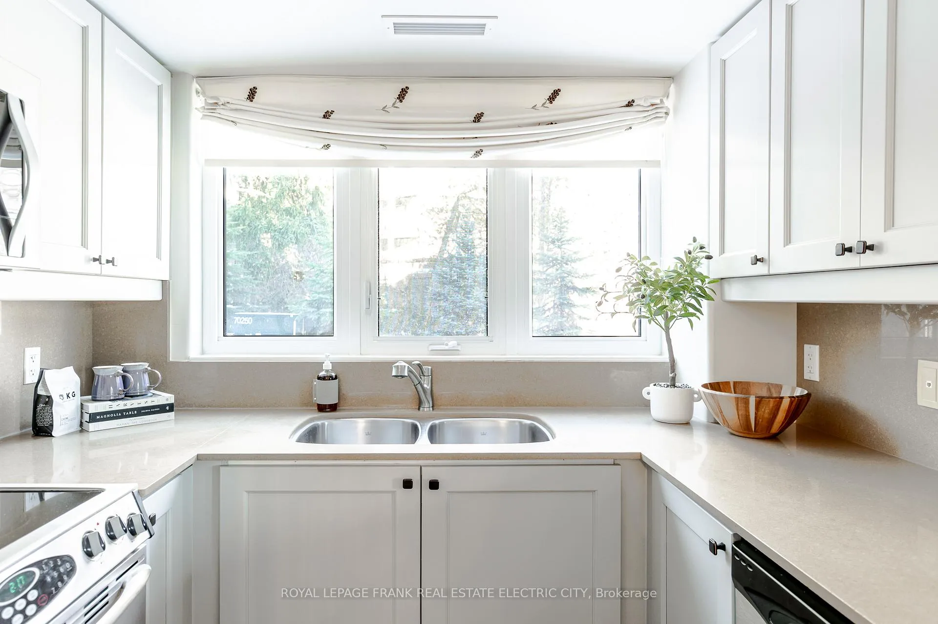 Photo 33 of Unit 105, 869 Clonsilla Avenue, Peterborough, Otonabee Ward 1 — HOMEH