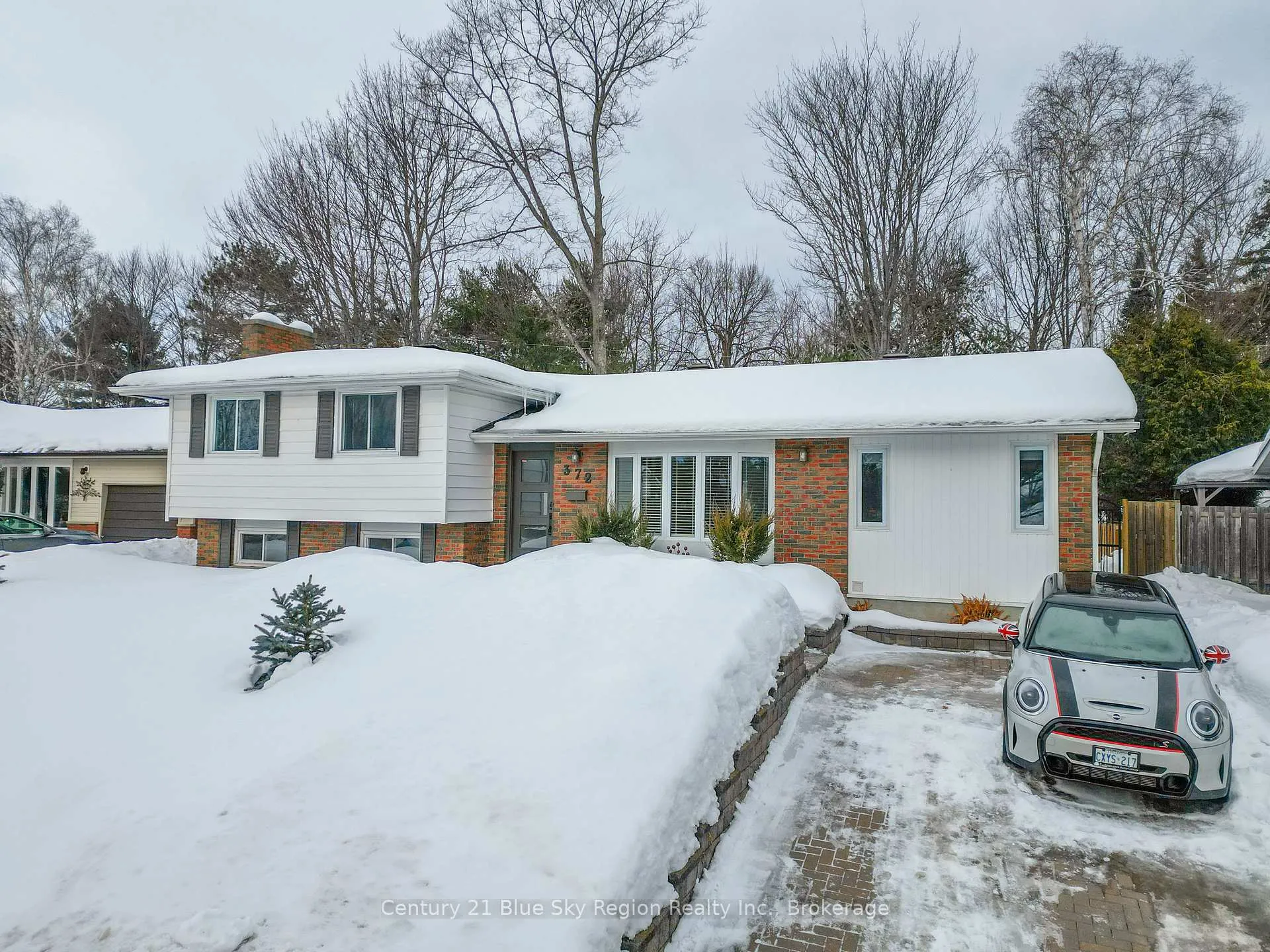 Photo 1 of 372 Camelot Drive, North Bay, Birchaven — HOMEH