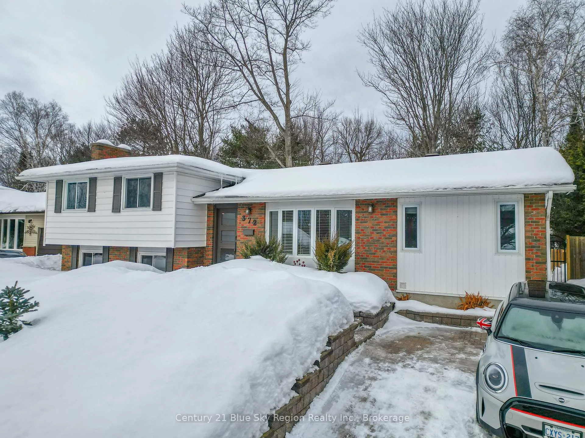 Photo 2 of 372 Camelot Drive, North Bay, Birchaven — HOMEH