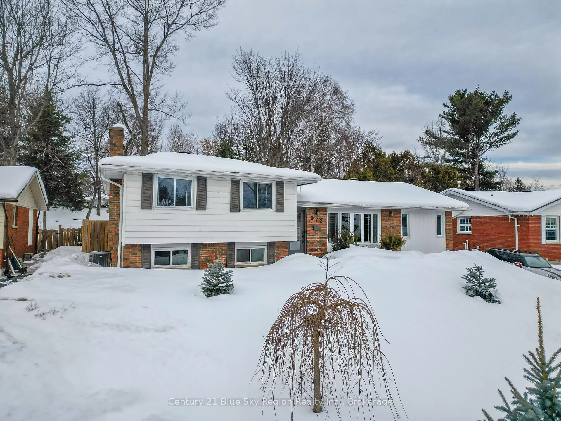 Photo 3 of 372 Camelot Drive, North Bay, Birchaven — HOMEH