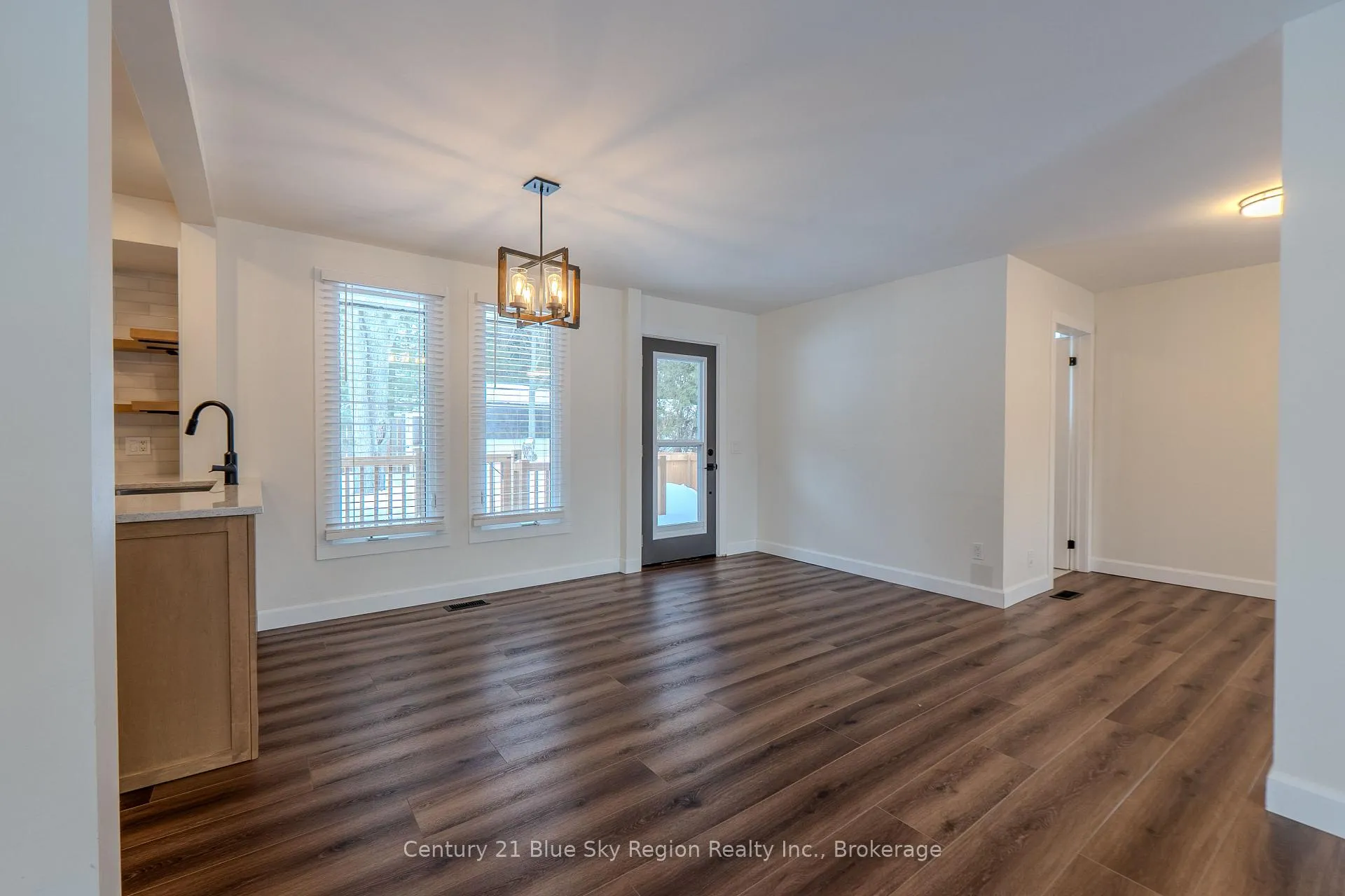 Photo 12 of 372 Camelot Drive, North Bay, Birchaven — HOMEH