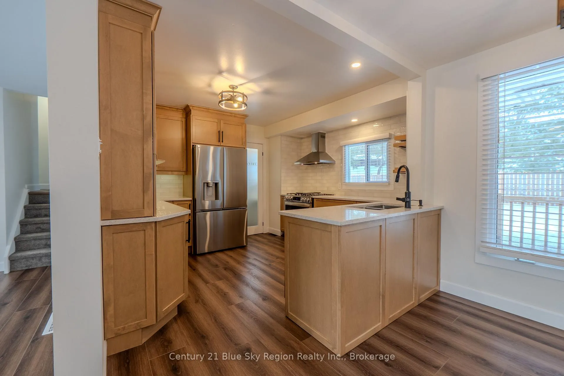Photo 14 of 372 Camelot Drive, North Bay, Birchaven — HOMEH