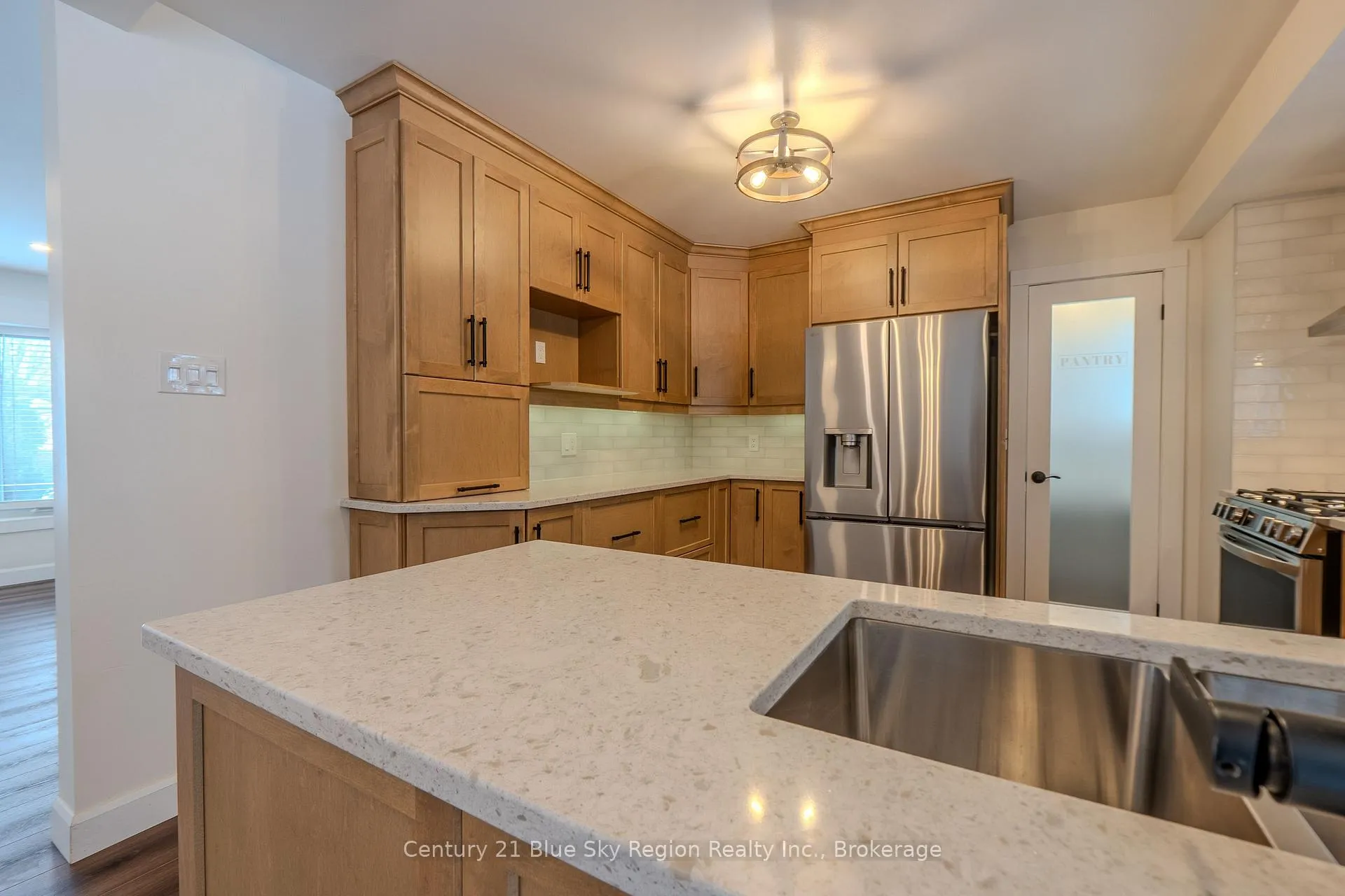 Photo 15 of 372 Camelot Drive, North Bay, Birchaven — HOMEH