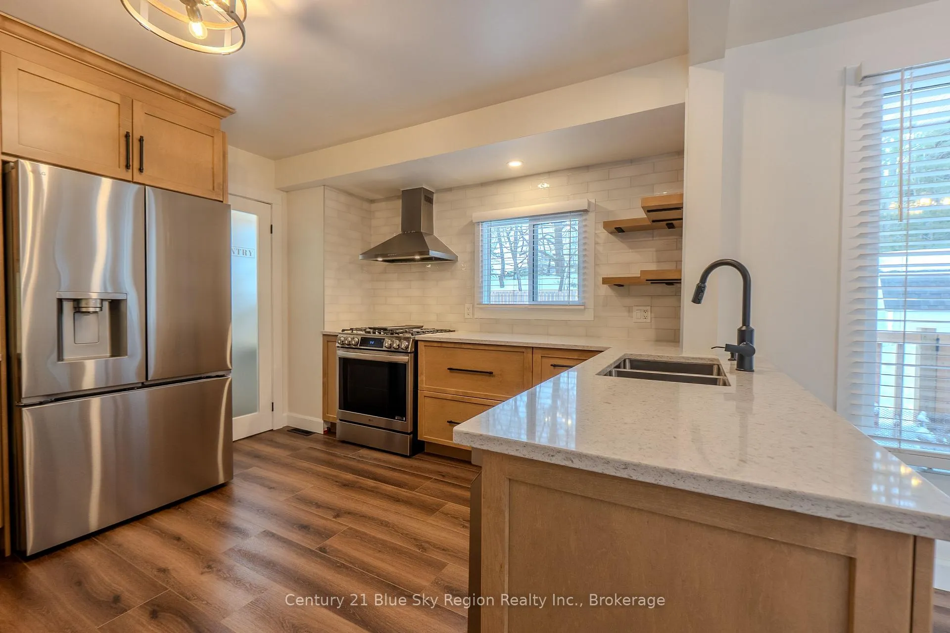 Photo 16 of 372 Camelot Drive, North Bay, Birchaven — HOMEH