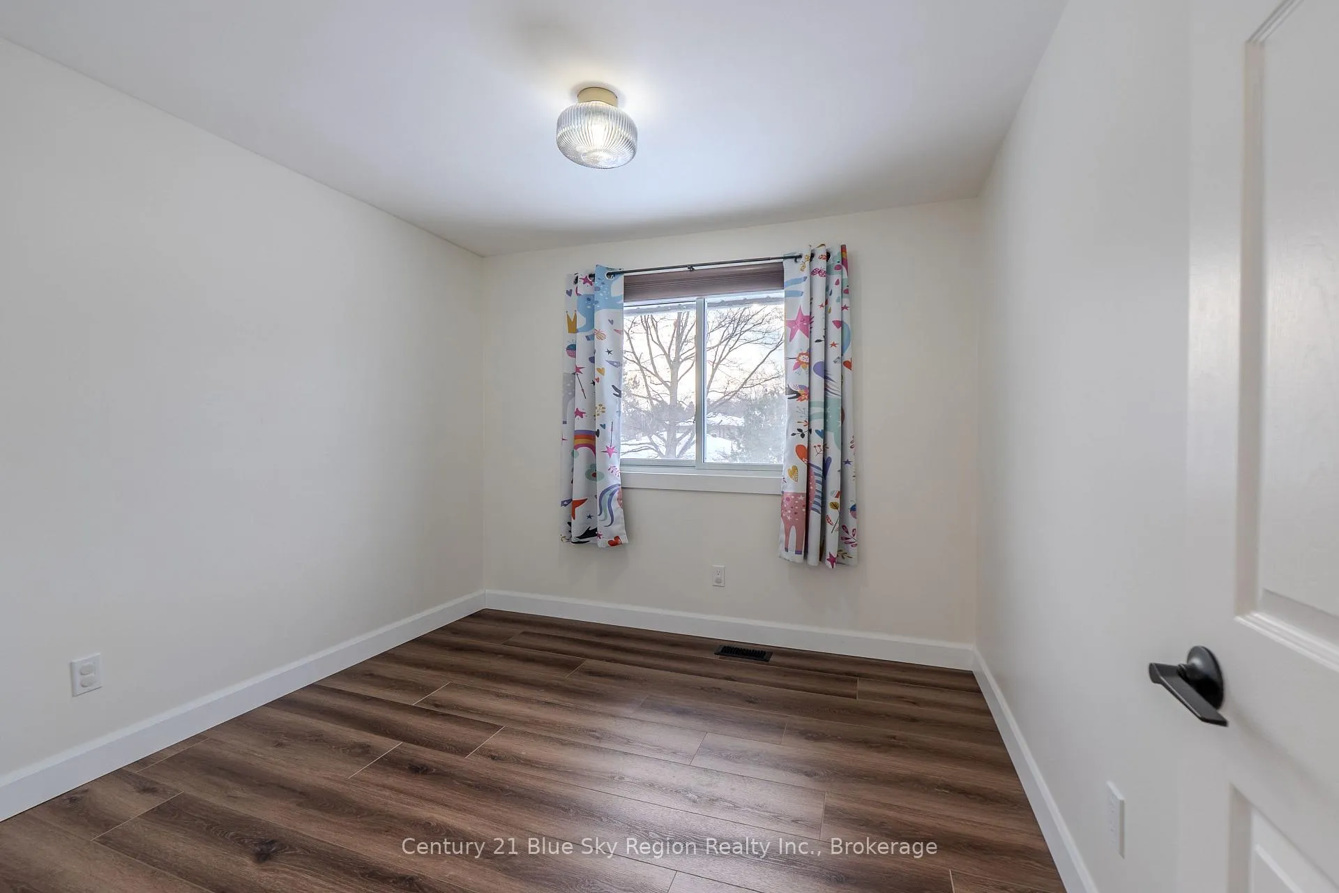 Photo 30 of 372 Camelot Drive, North Bay, Birchaven — HOMEH