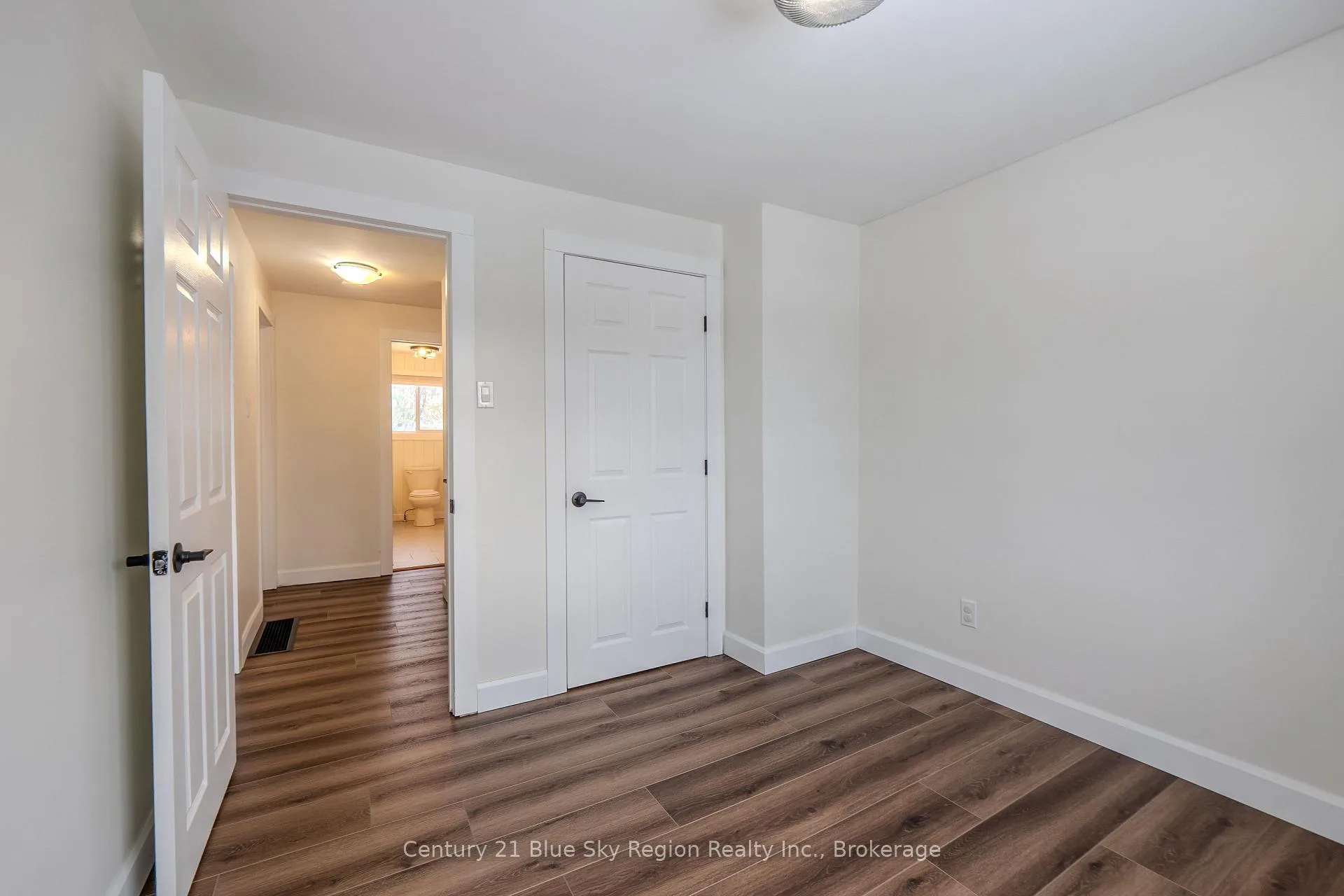 Photo 31 of 372 Camelot Drive, North Bay, Birchaven — HOMEH