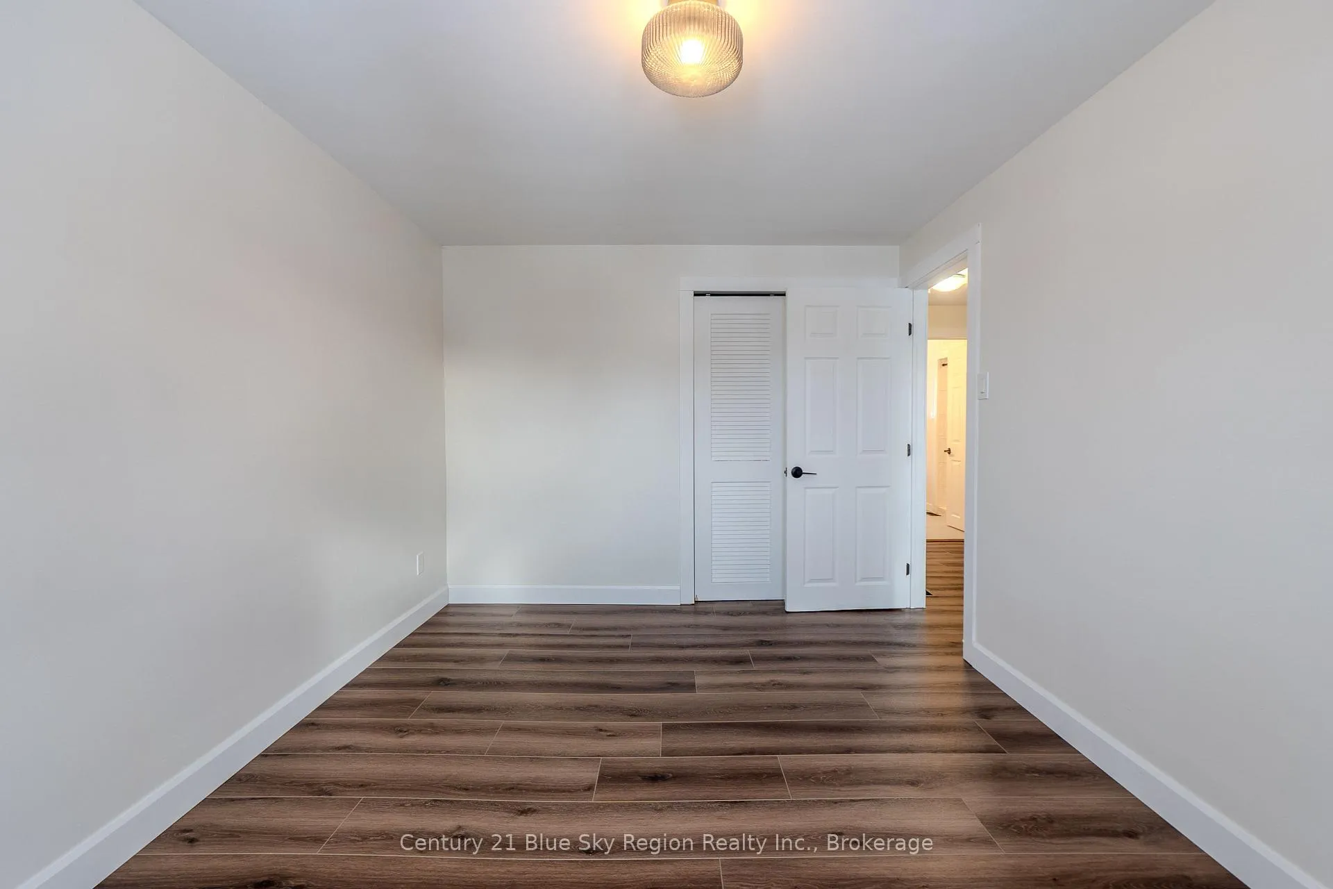 Photo 34 of 372 Camelot Drive, North Bay, Birchaven — HOMEH