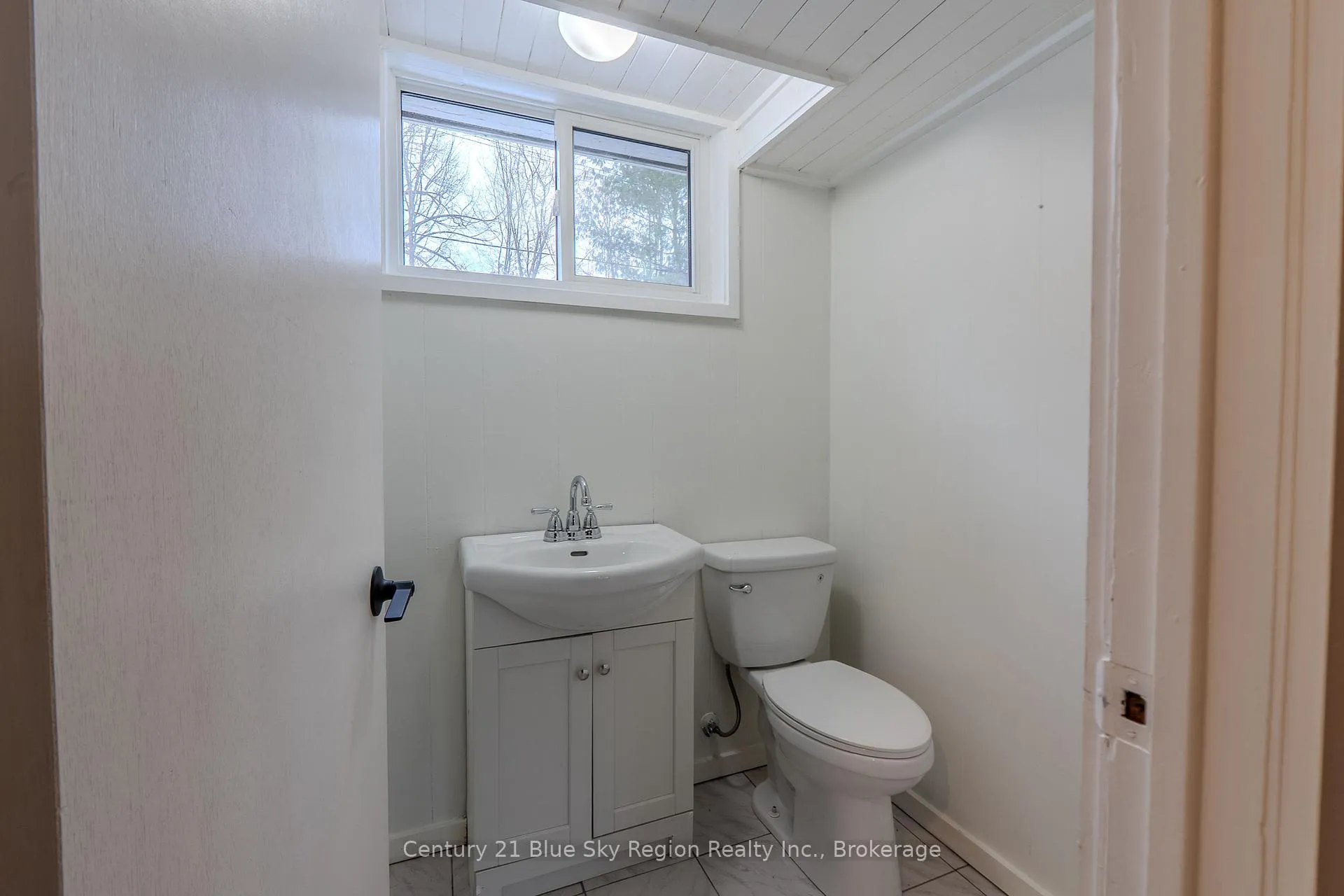 Photo 40 of 372 Camelot Drive, North Bay, Birchaven — HOMEH