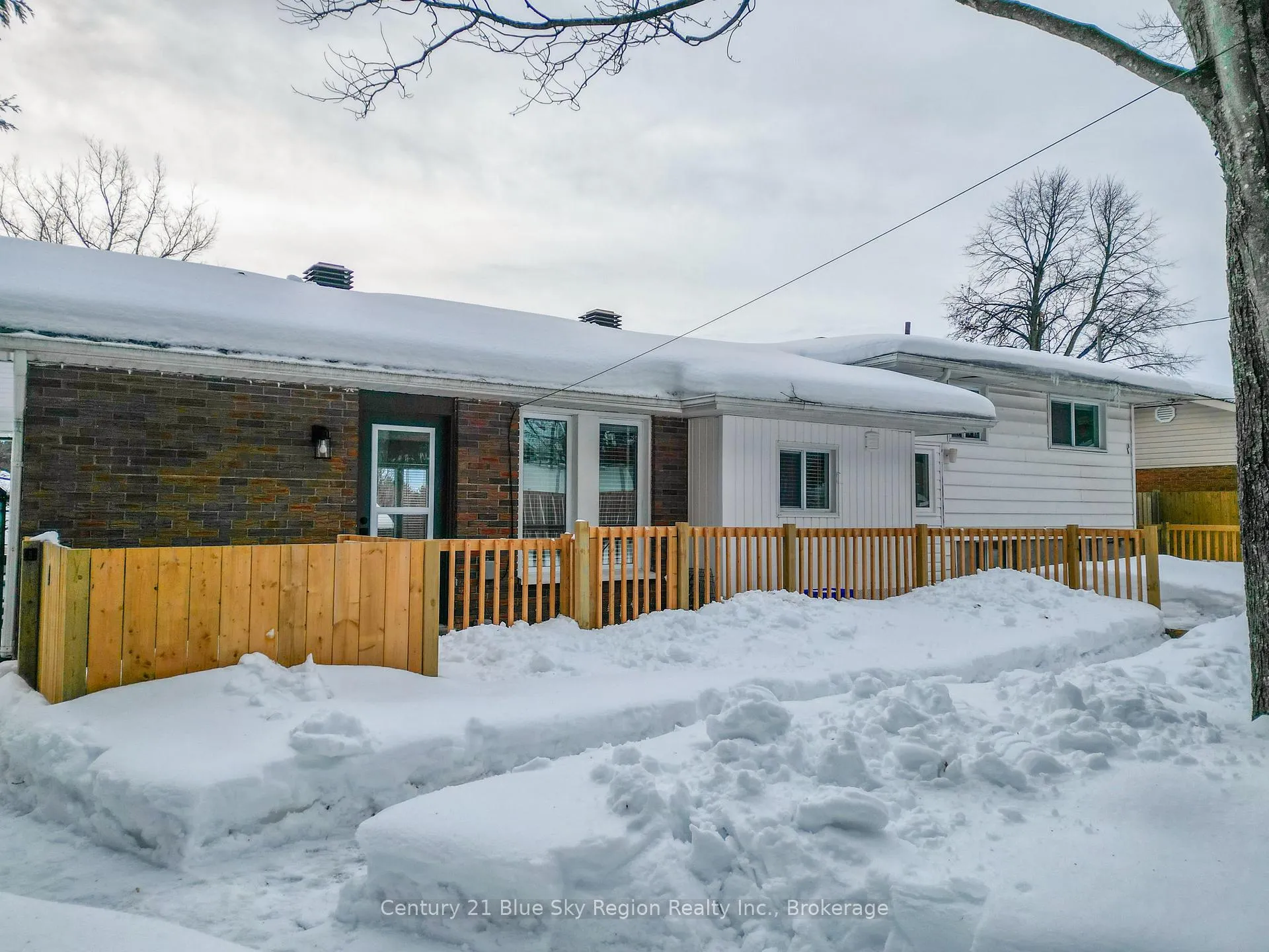 Photo 42 of 372 Camelot Drive, North Bay, Birchaven — HOMEH
