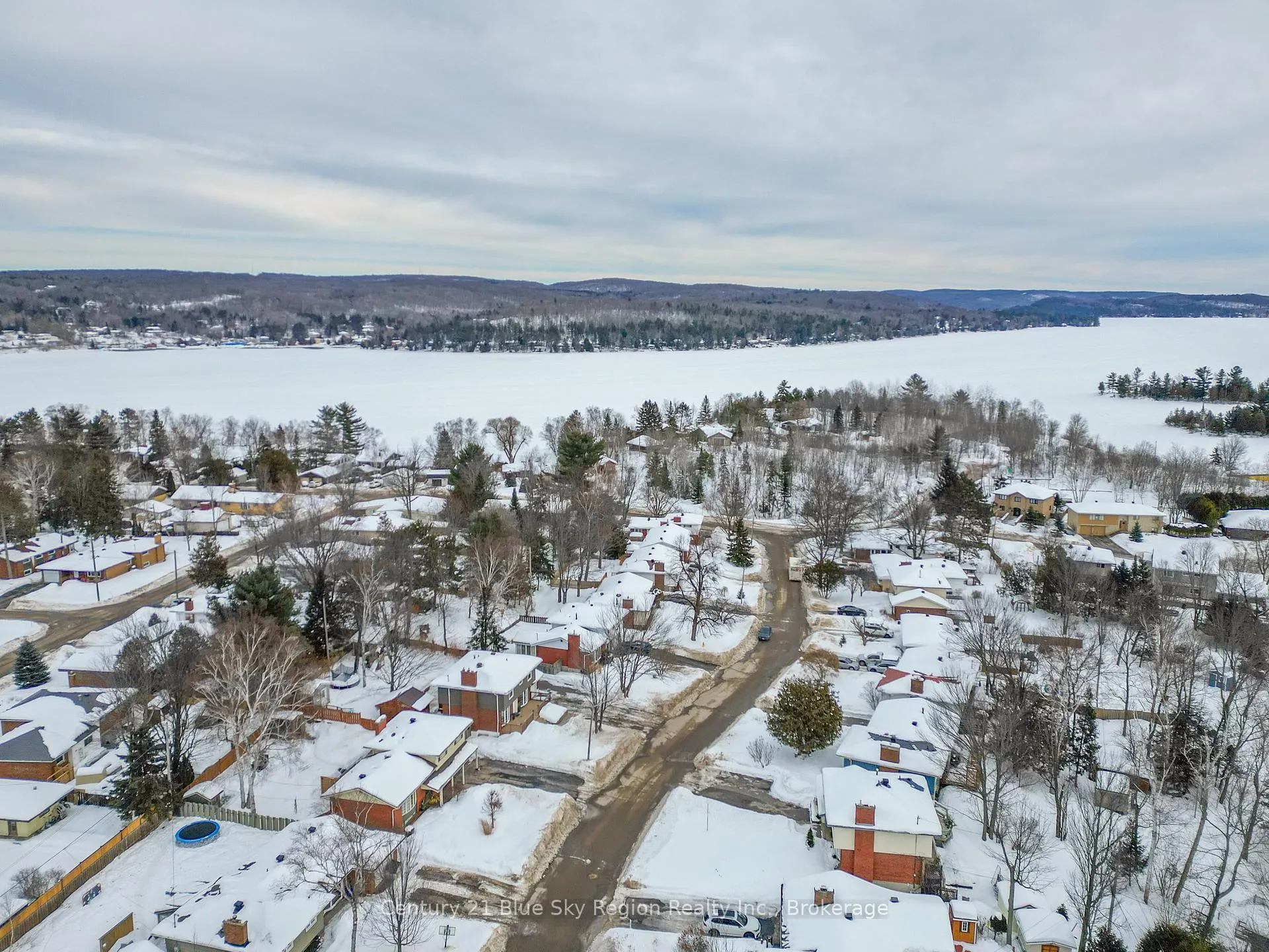 Photo 47 of 372 Camelot Drive, North Bay, Birchaven — HOMEH