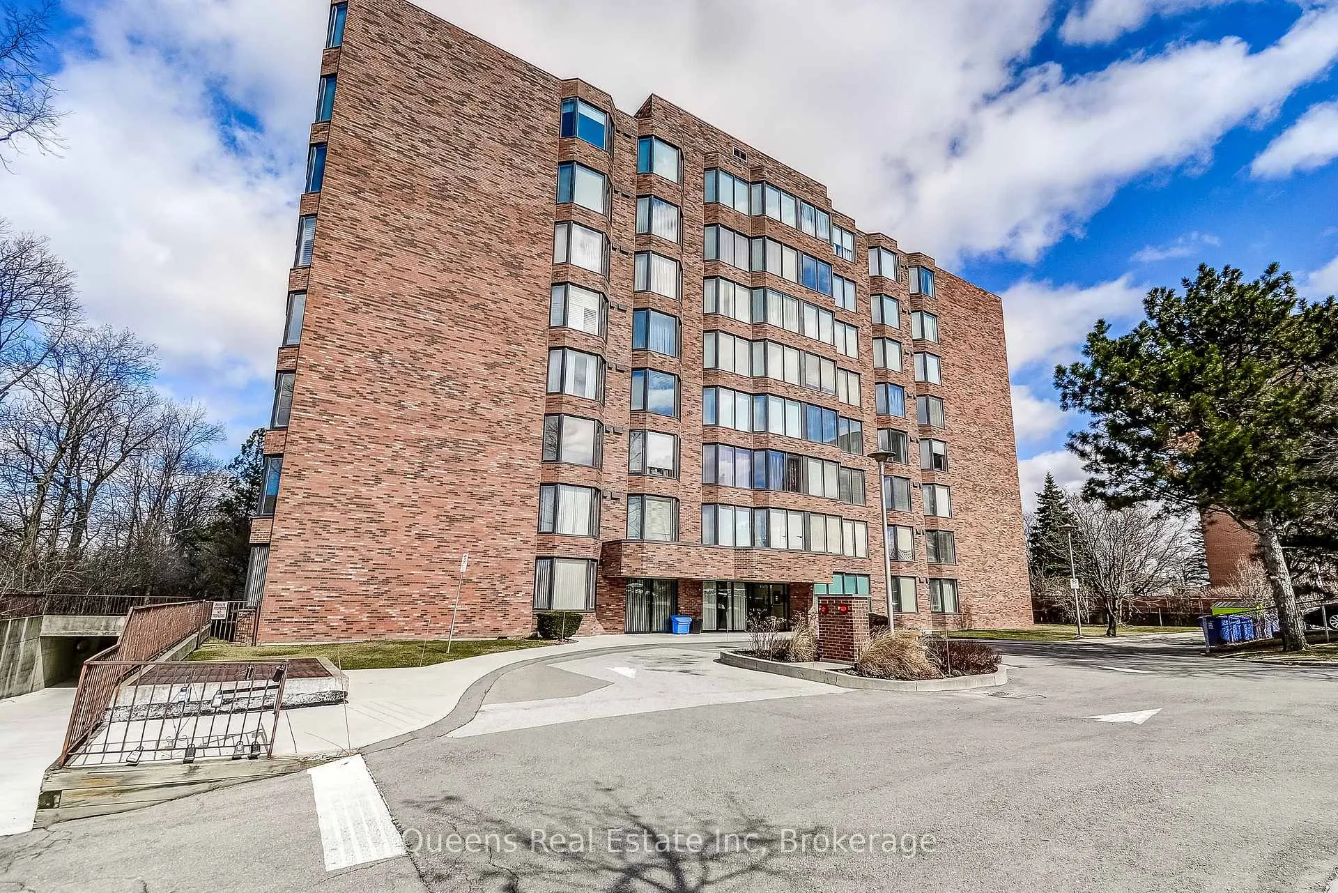 Photo 1 of Unit 803, 200 Limeridge Road W, Hamilton, Rolston — HOMEH