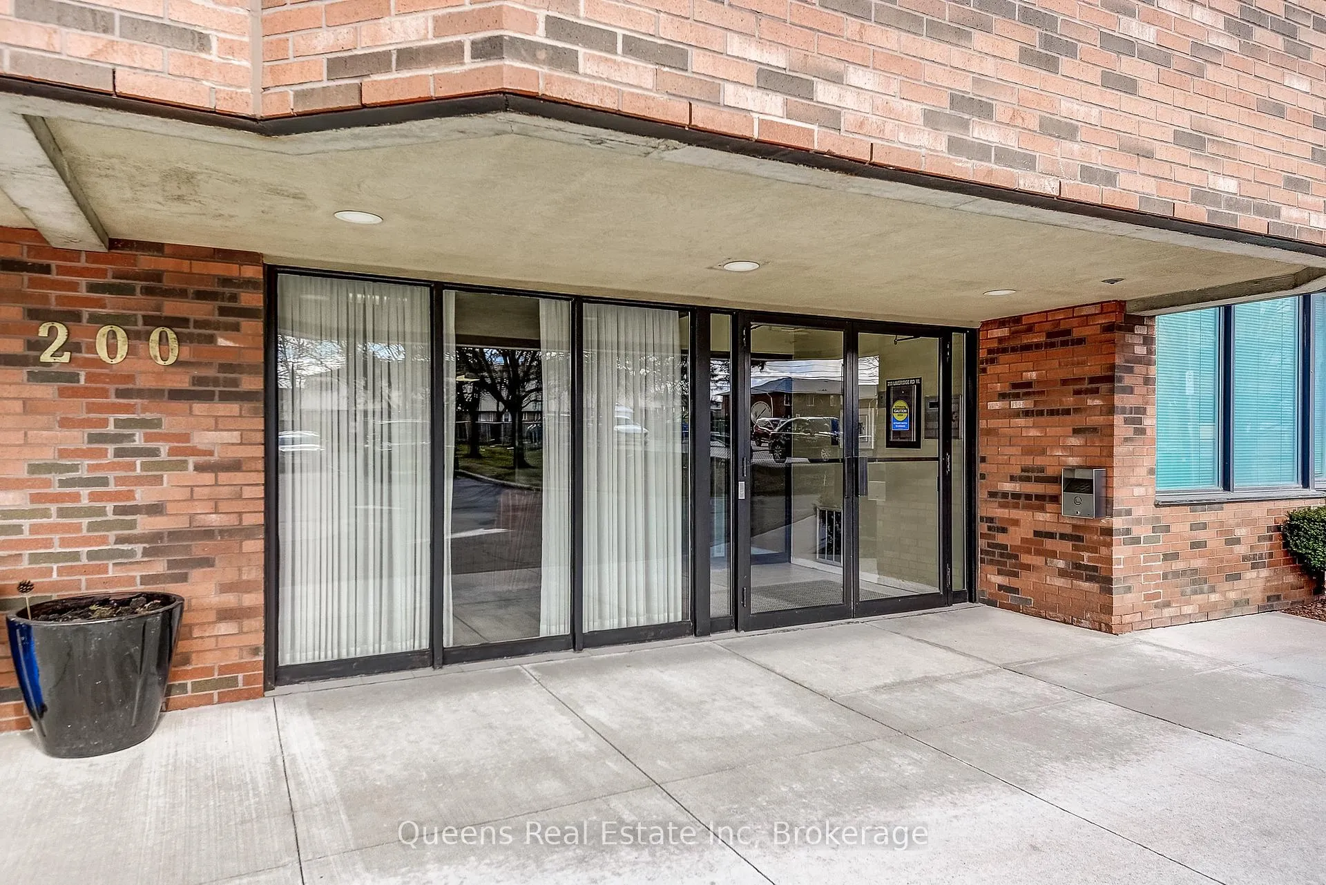 Photo 4 of Unit 803, 200 Limeridge Road W, Hamilton, Rolston — HOMEH
