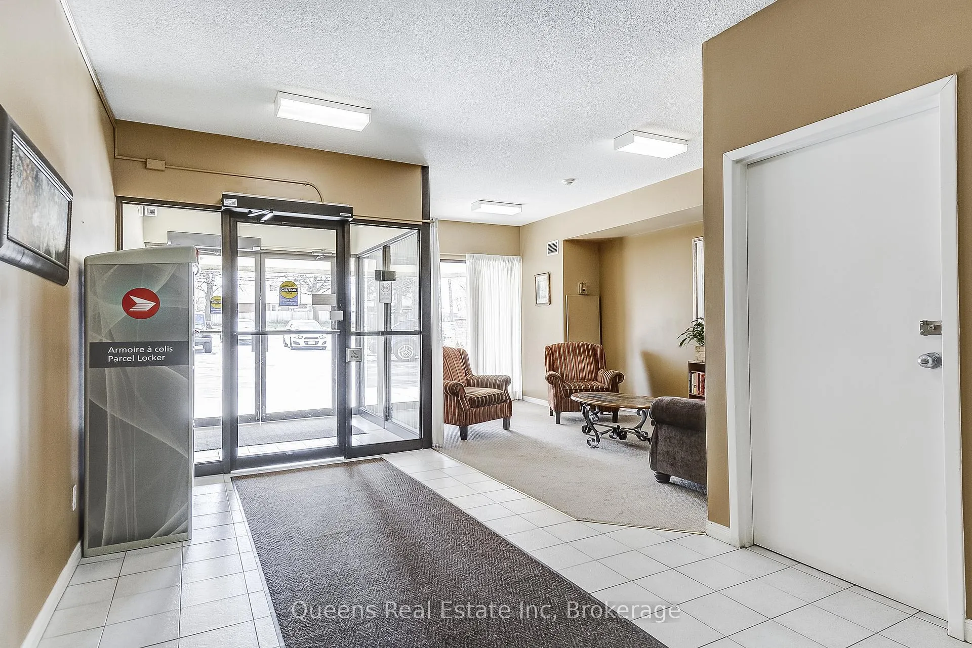 Photo 5 of Unit 803, 200 Limeridge Road W, Hamilton, Rolston — HOMEH