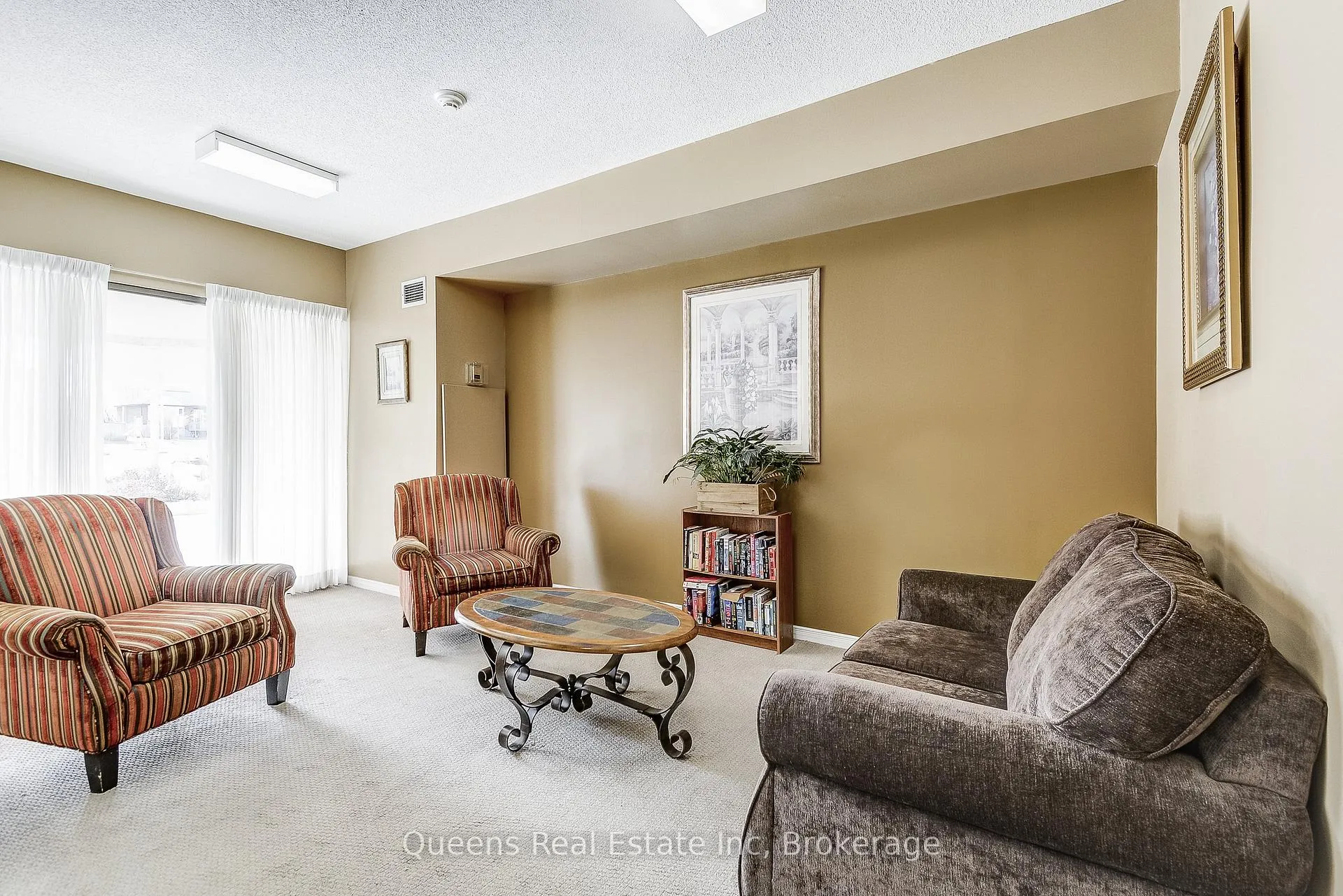 Photo 7 of Unit 803, 200 Limeridge Road W, Hamilton, Rolston — HOMEH