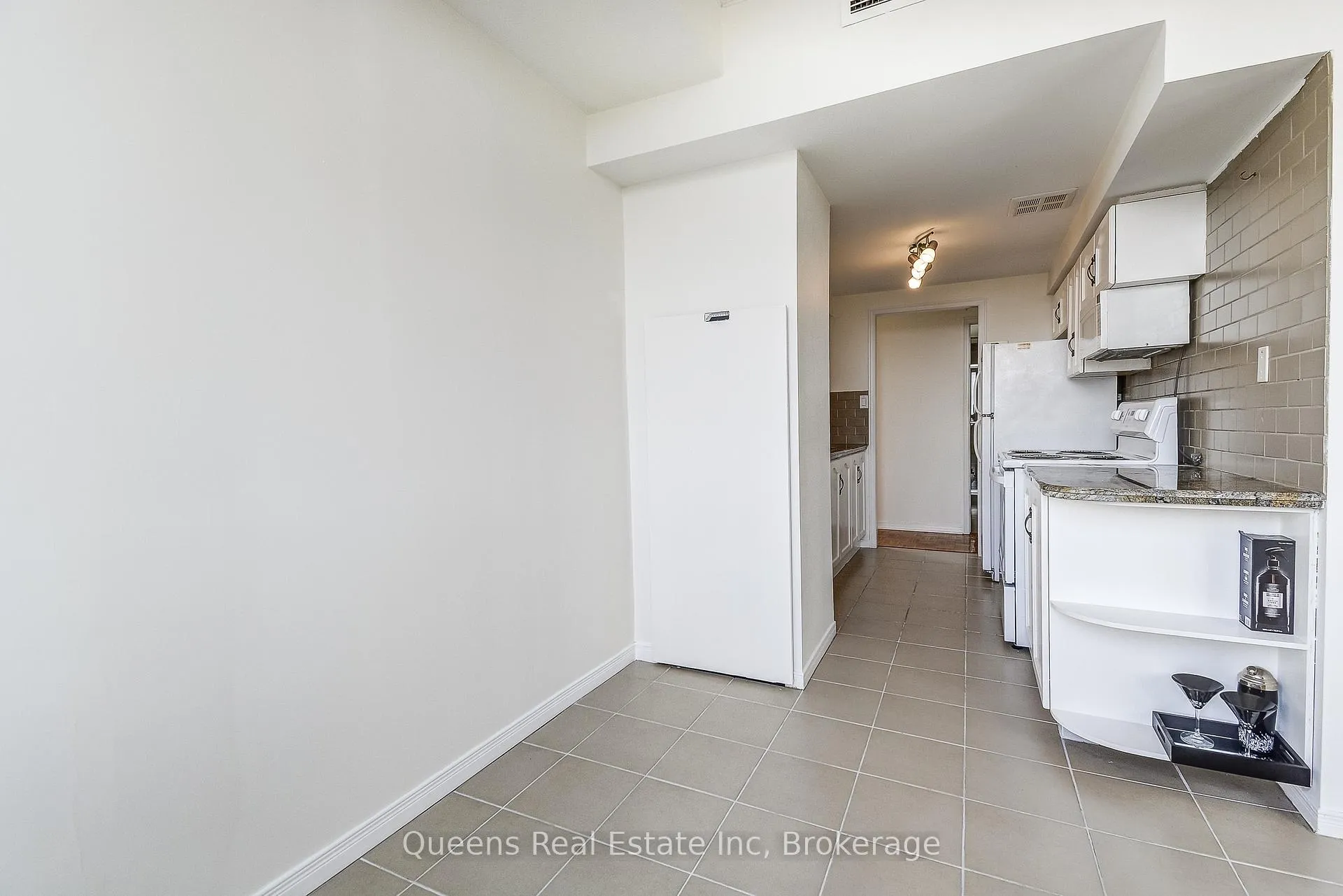 Photo 21 of Unit 803, 200 Limeridge Road W, Hamilton, Rolston — HOMEH