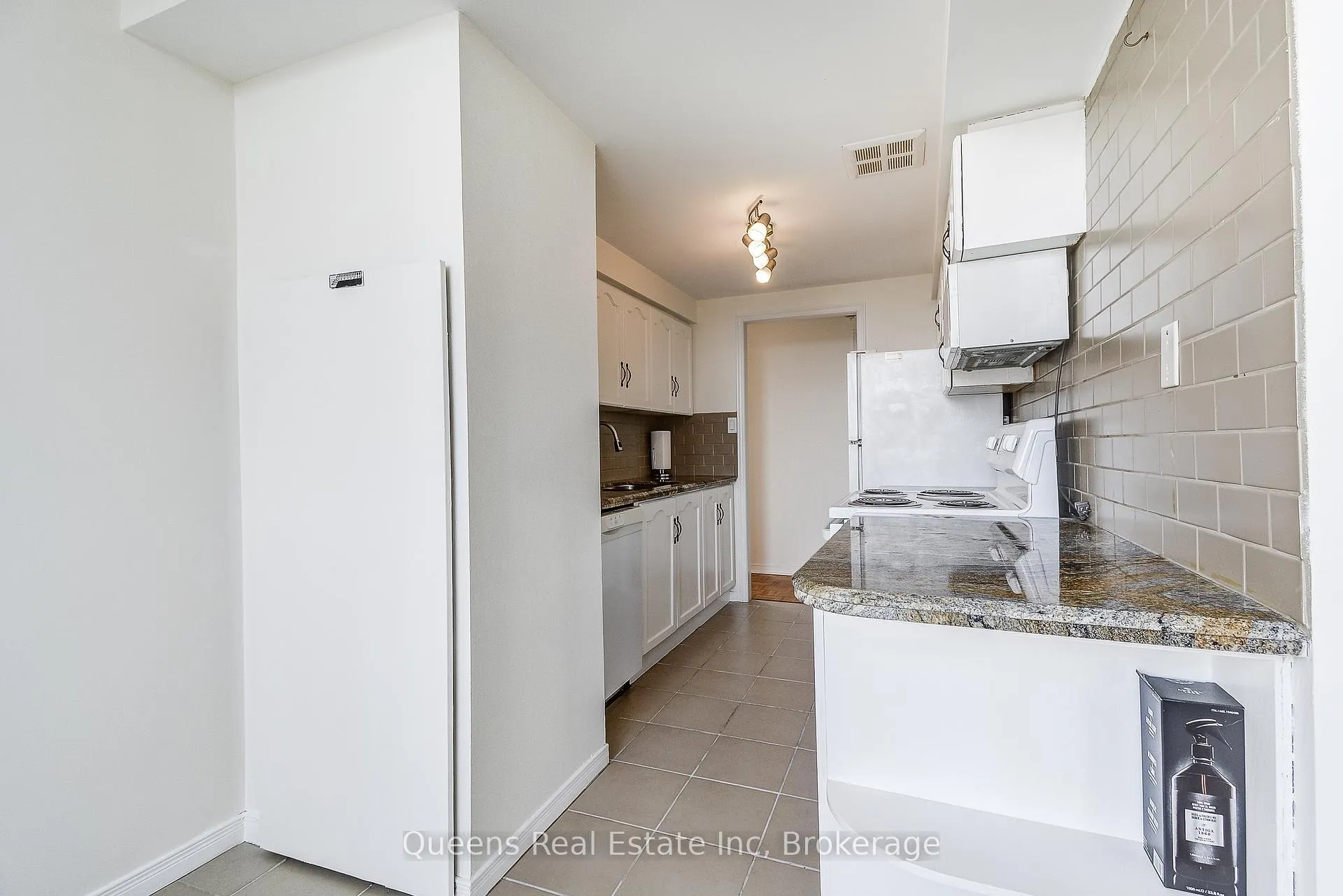 Photo 23 of Unit 803, 200 Limeridge Road W, Hamilton, Rolston — HOMEH