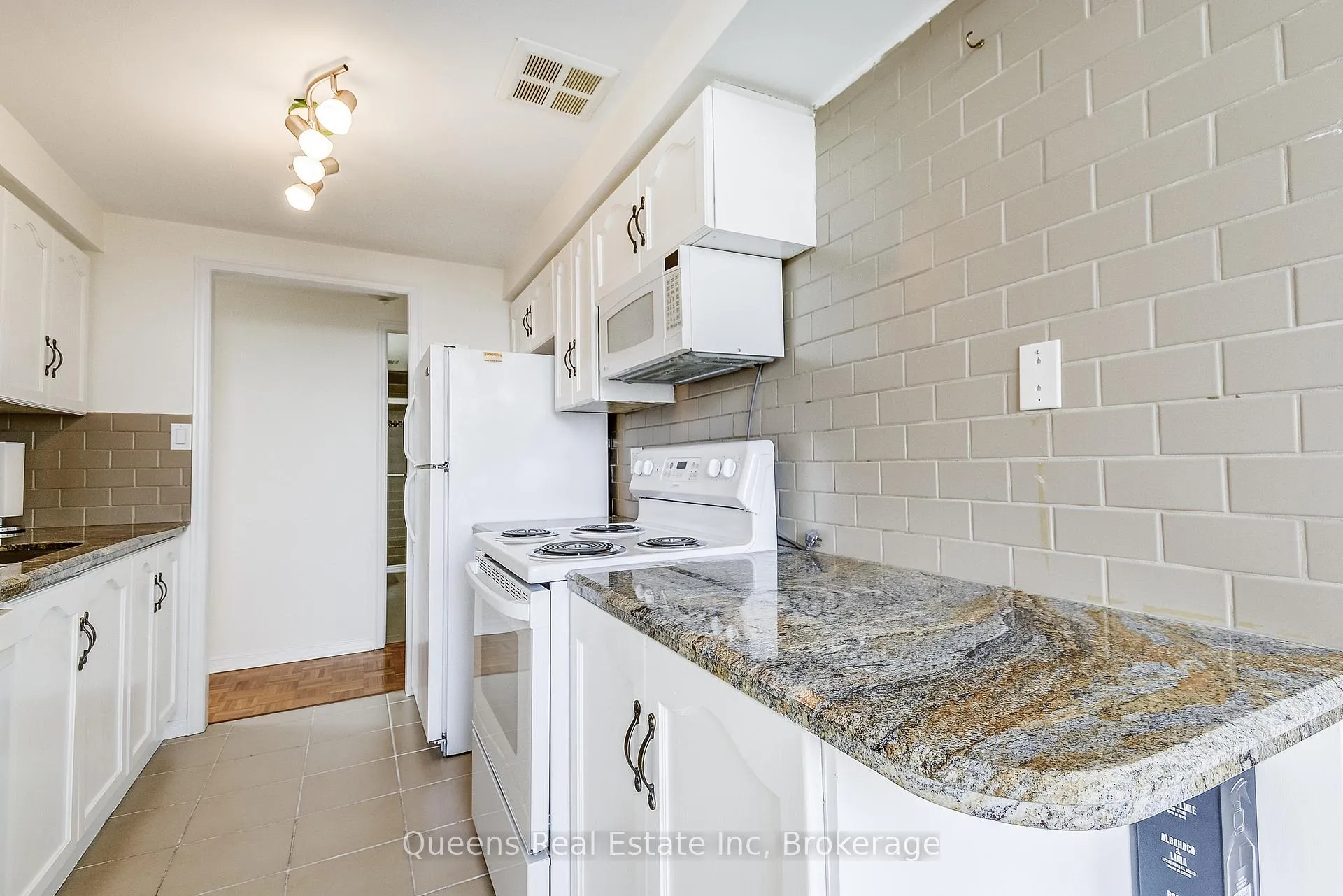 Photo 24 of Unit 803, 200 Limeridge Road W, Hamilton, Rolston — HOMEH