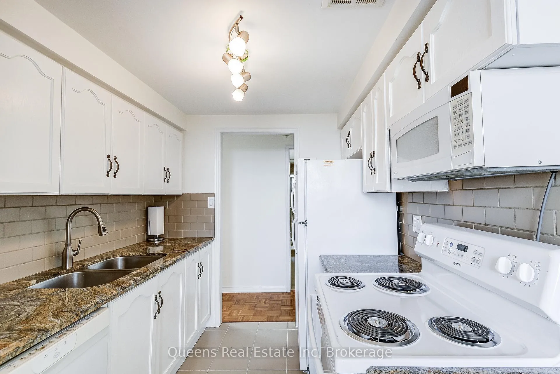 Photo 25 of Unit 803, 200 Limeridge Road W, Hamilton, Rolston — HOMEH