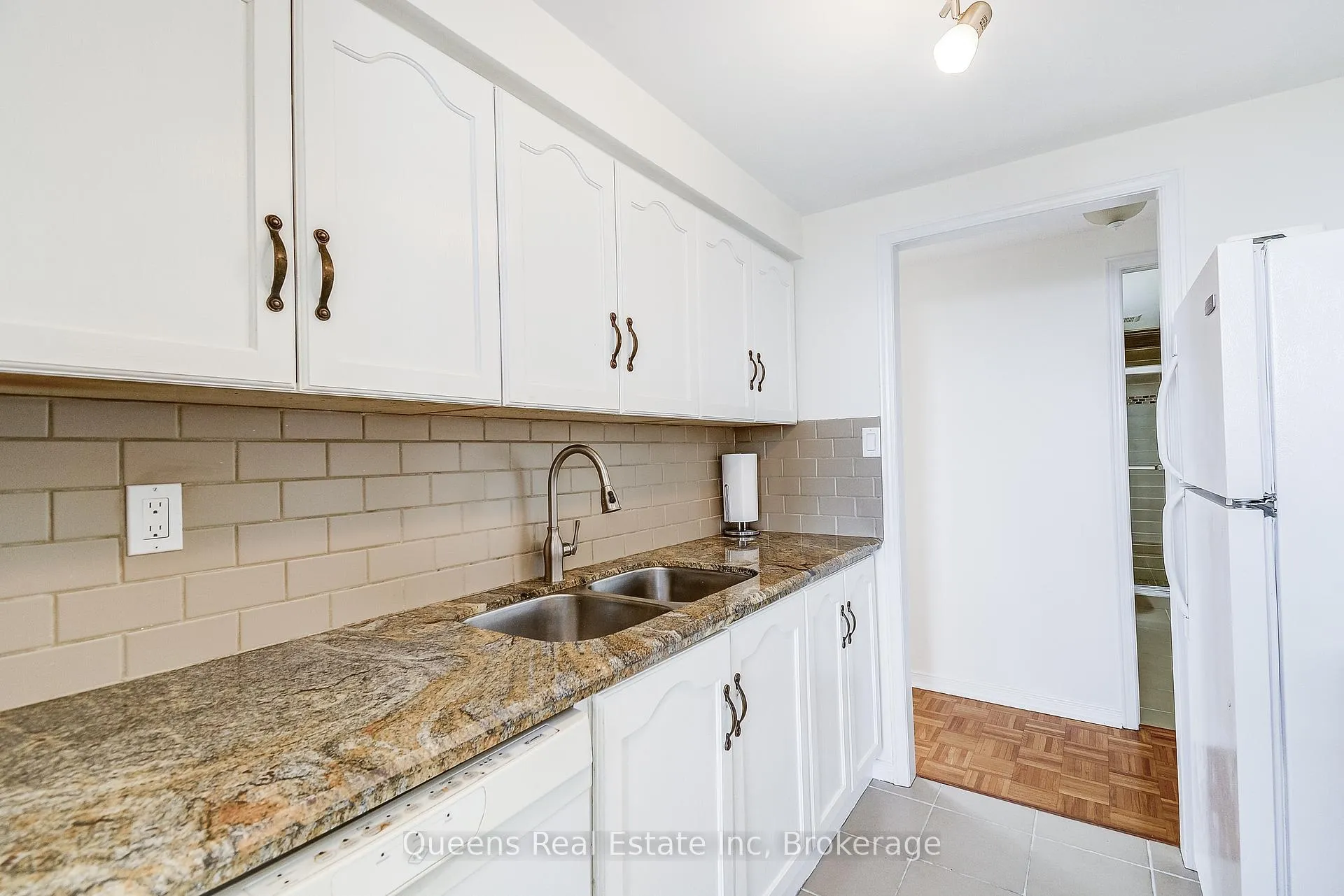 Photo 26 of Unit 803, 200 Limeridge Road W, Hamilton, Rolston — HOMEH