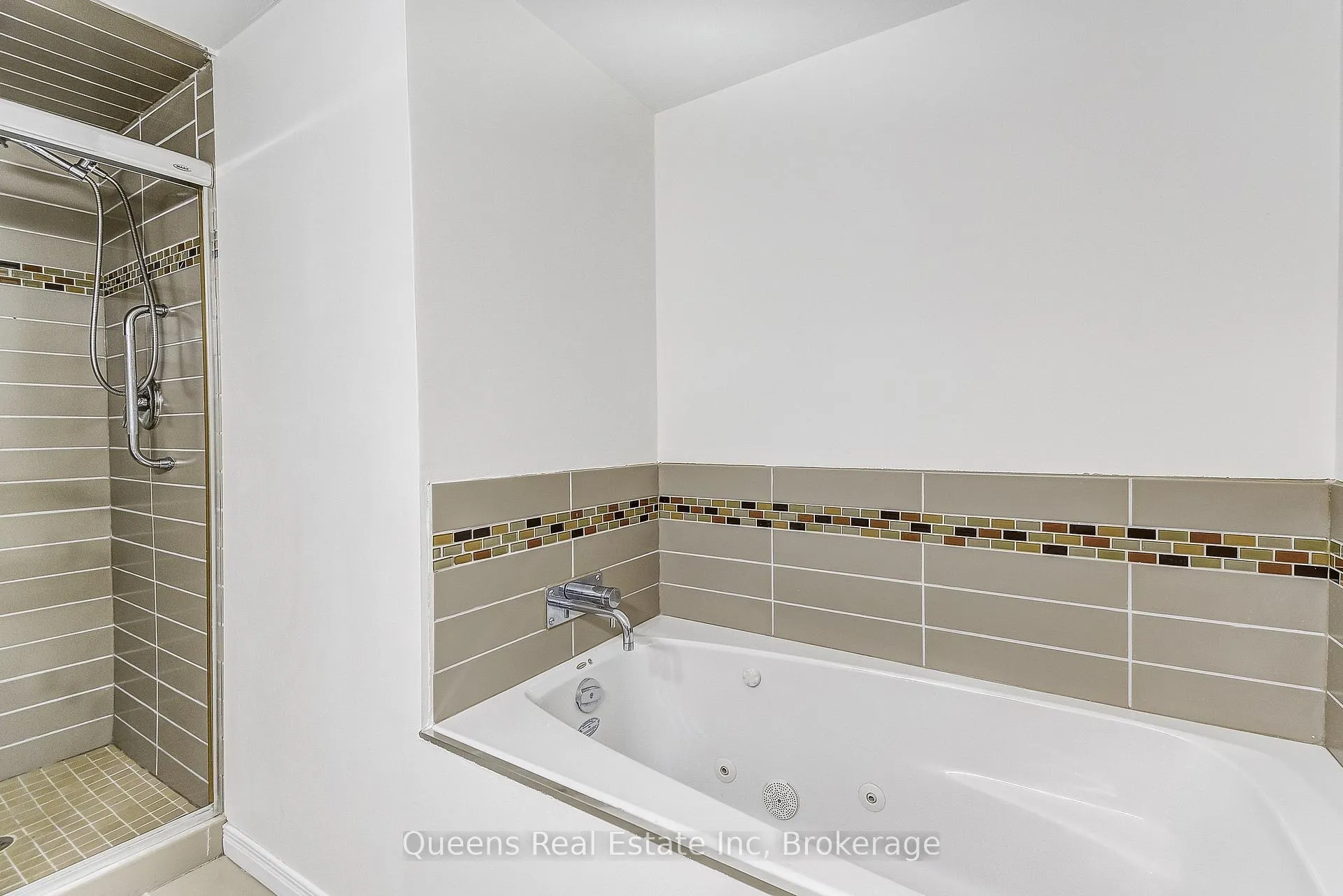 Photo 42 of Unit 803, 200 Limeridge Road W, Hamilton, Rolston — HOMEH