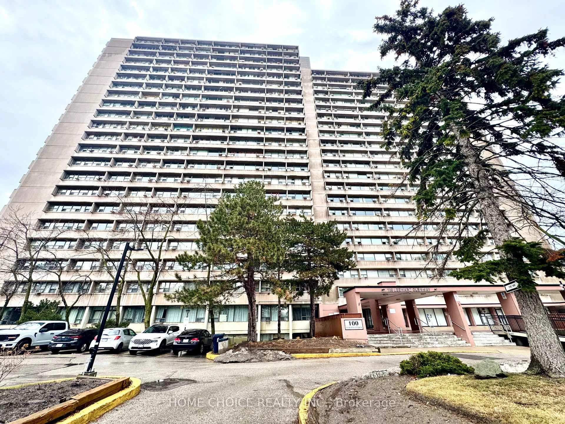 Front of Unit 404, 100 Leeward Glenway