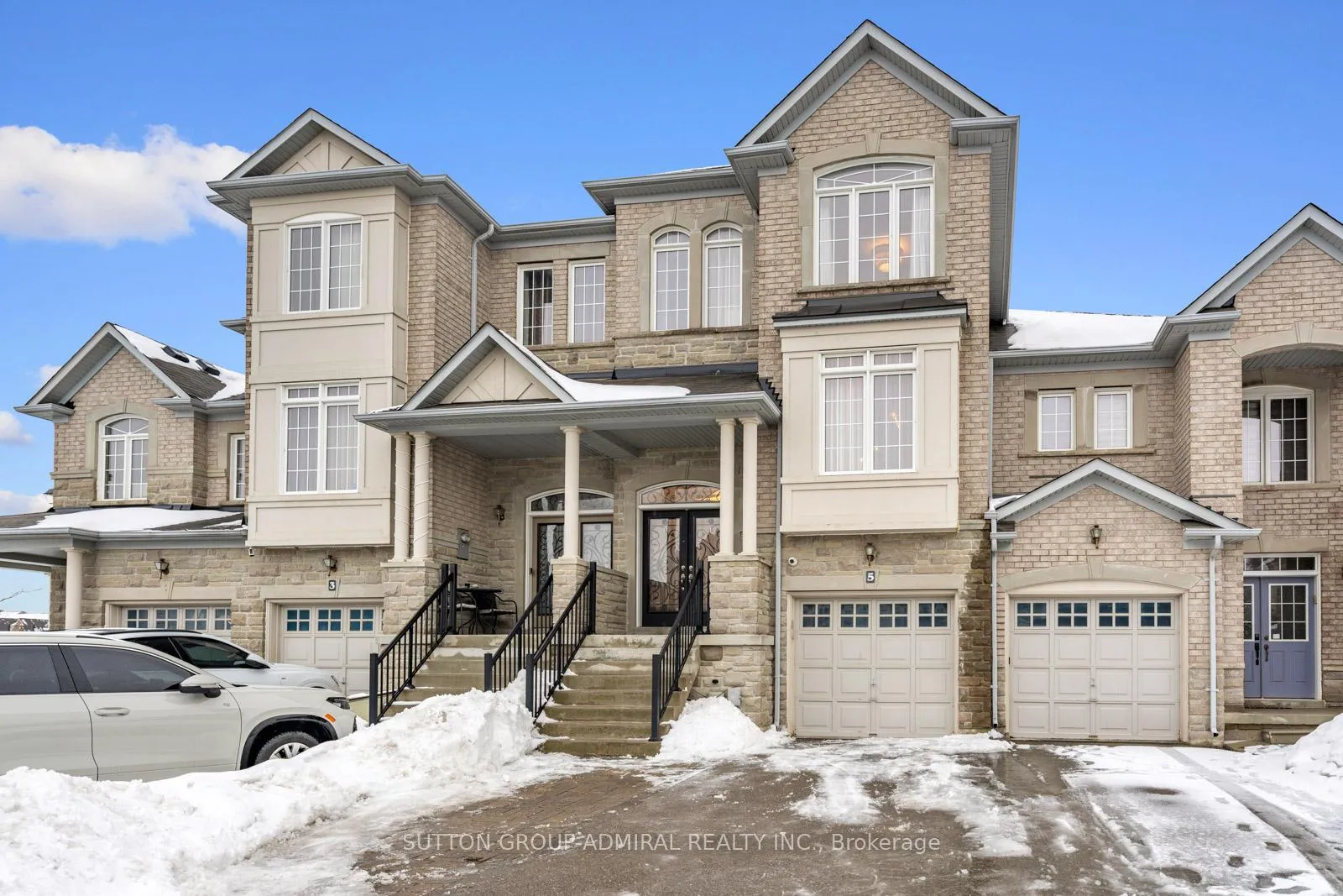 Photo 2 of 5 Millhouse Court, Vaughan, Patterson — HOMEH